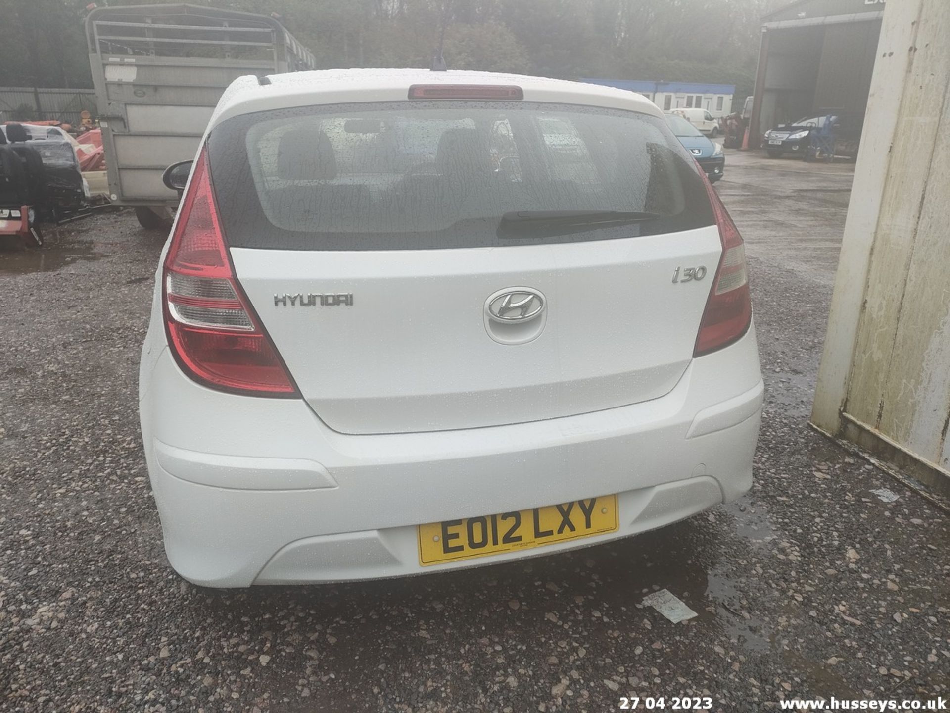 12/12 HYUNDAI I30 COMFORT - 1396cc 5dr Hatchback (White, 63k) - Image 20 of 35