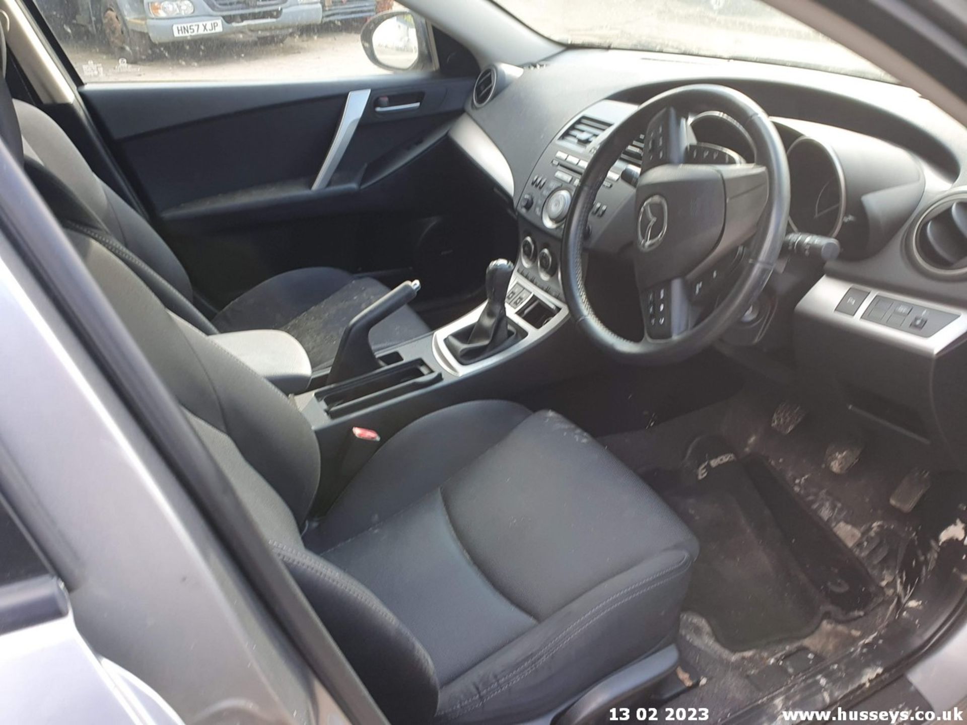 10/10 MAZDA 3 SPORT D 150 - 2183cc 5dr Hatchback (Silver) - Image 32 of 42