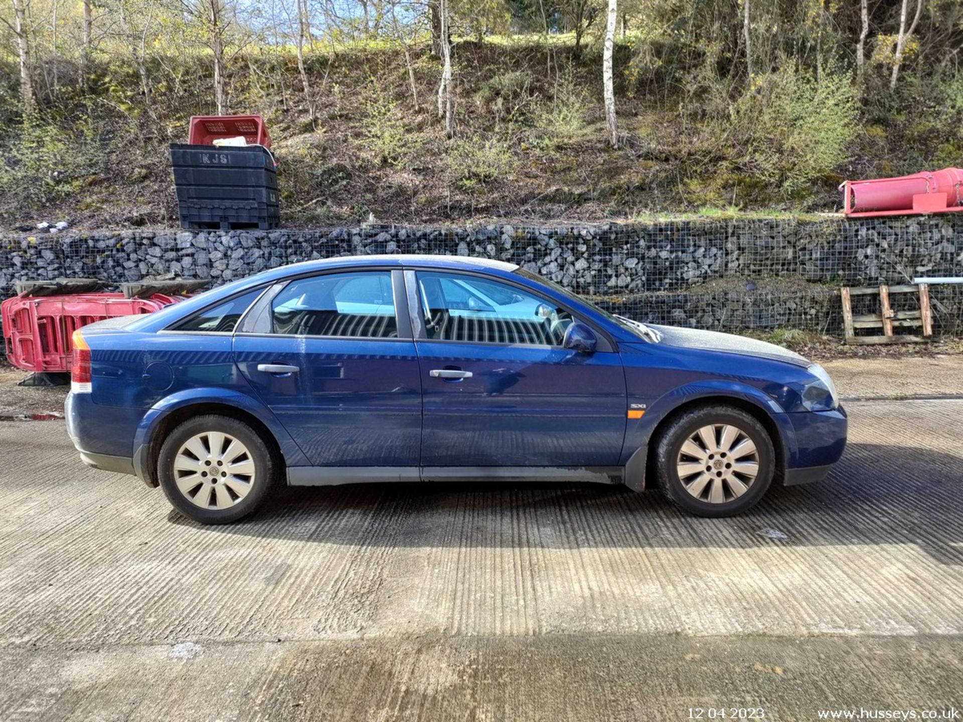03/03 VAUXHALL VECTRA SXI 16V - 1796cc 5dr Hatchback (Blue) - Image 28 of 40