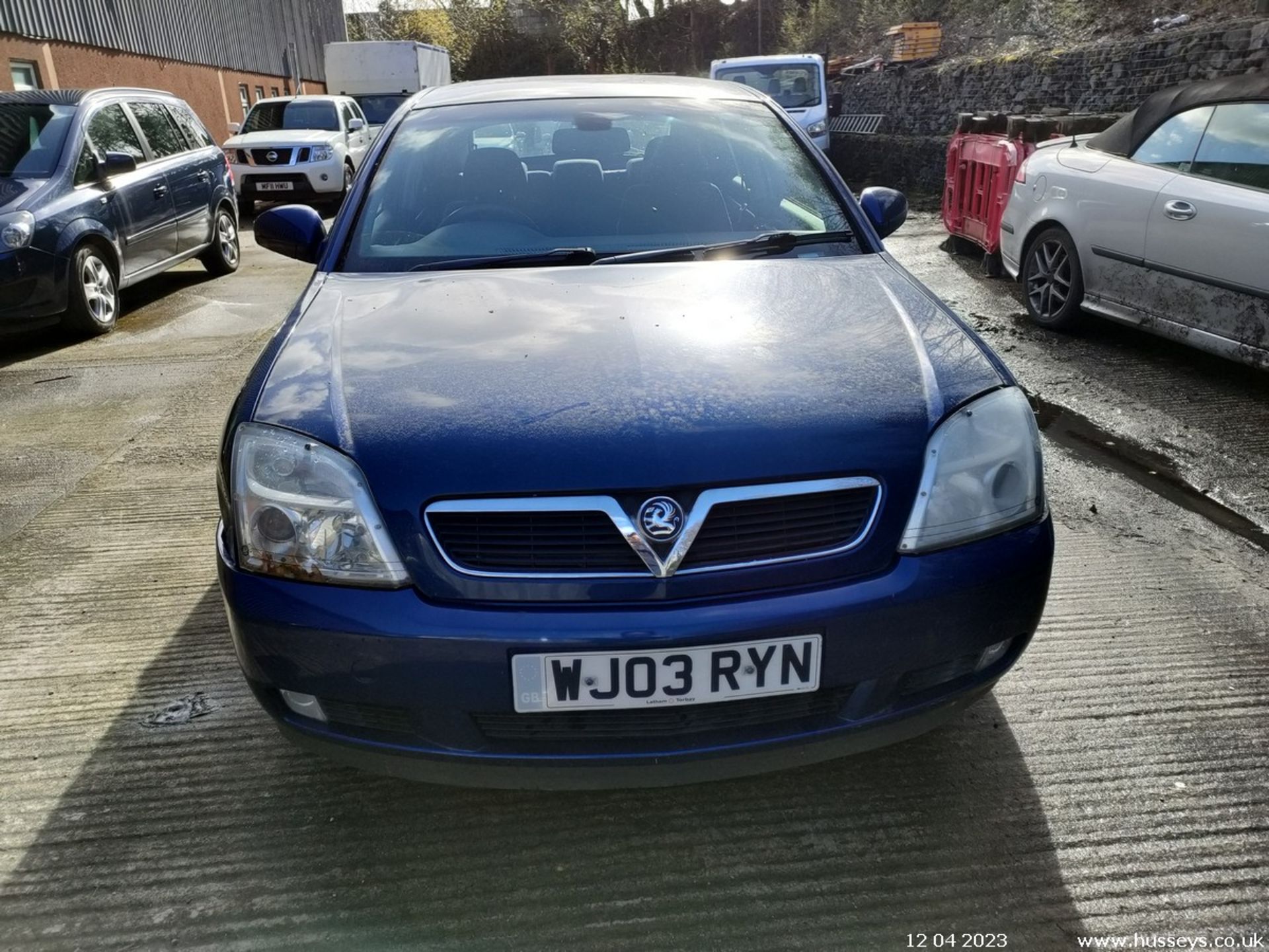 03/03 VAUXHALL VECTRA SXI 16V - 1796cc 5dr Hatchback (Blue) - Image 8 of 40