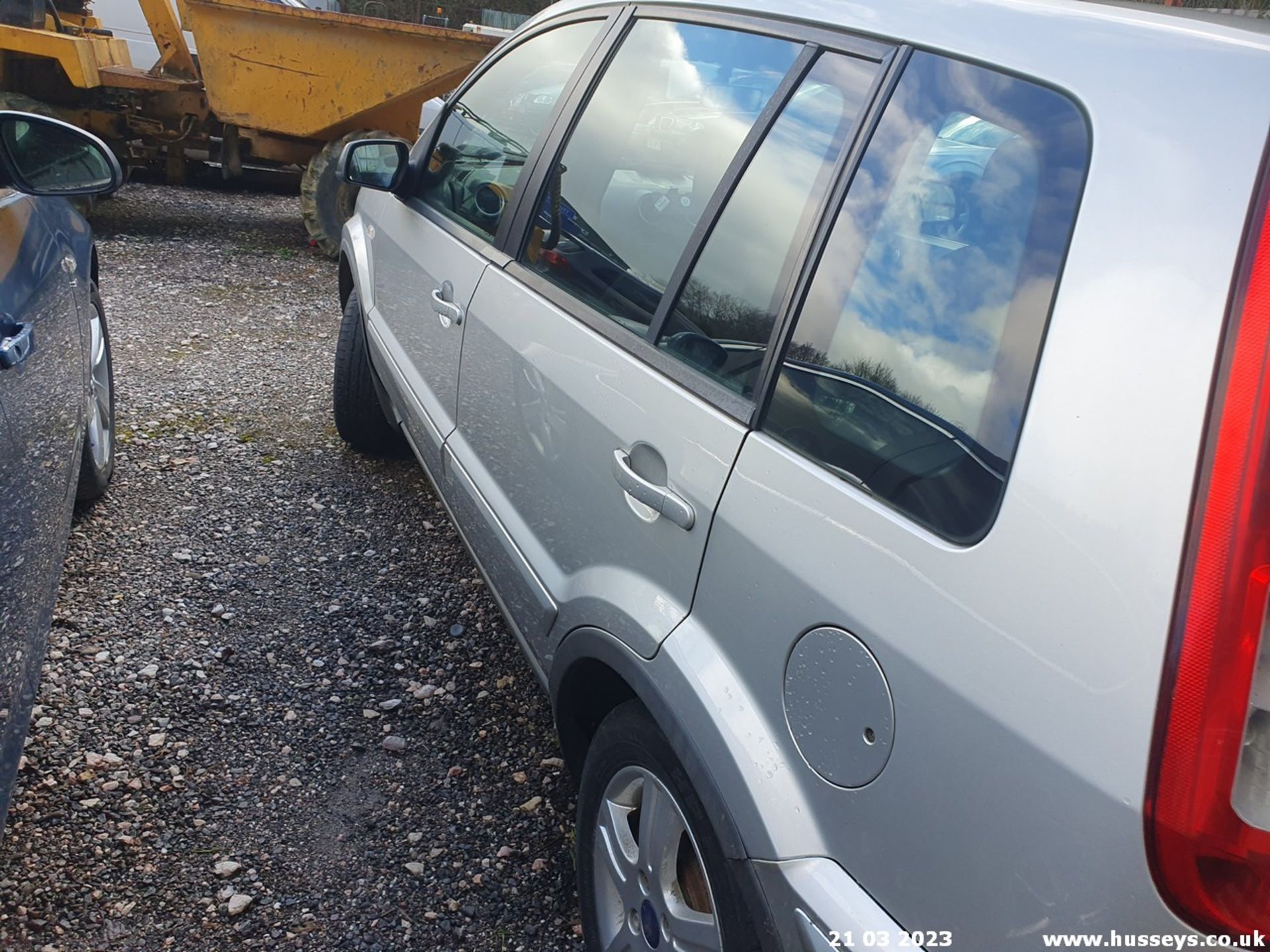 10/60 FORD FUSION ZETEC TDCI - 1560cc 5dr Hatchback (Silver, 185k) - Image 18 of 32