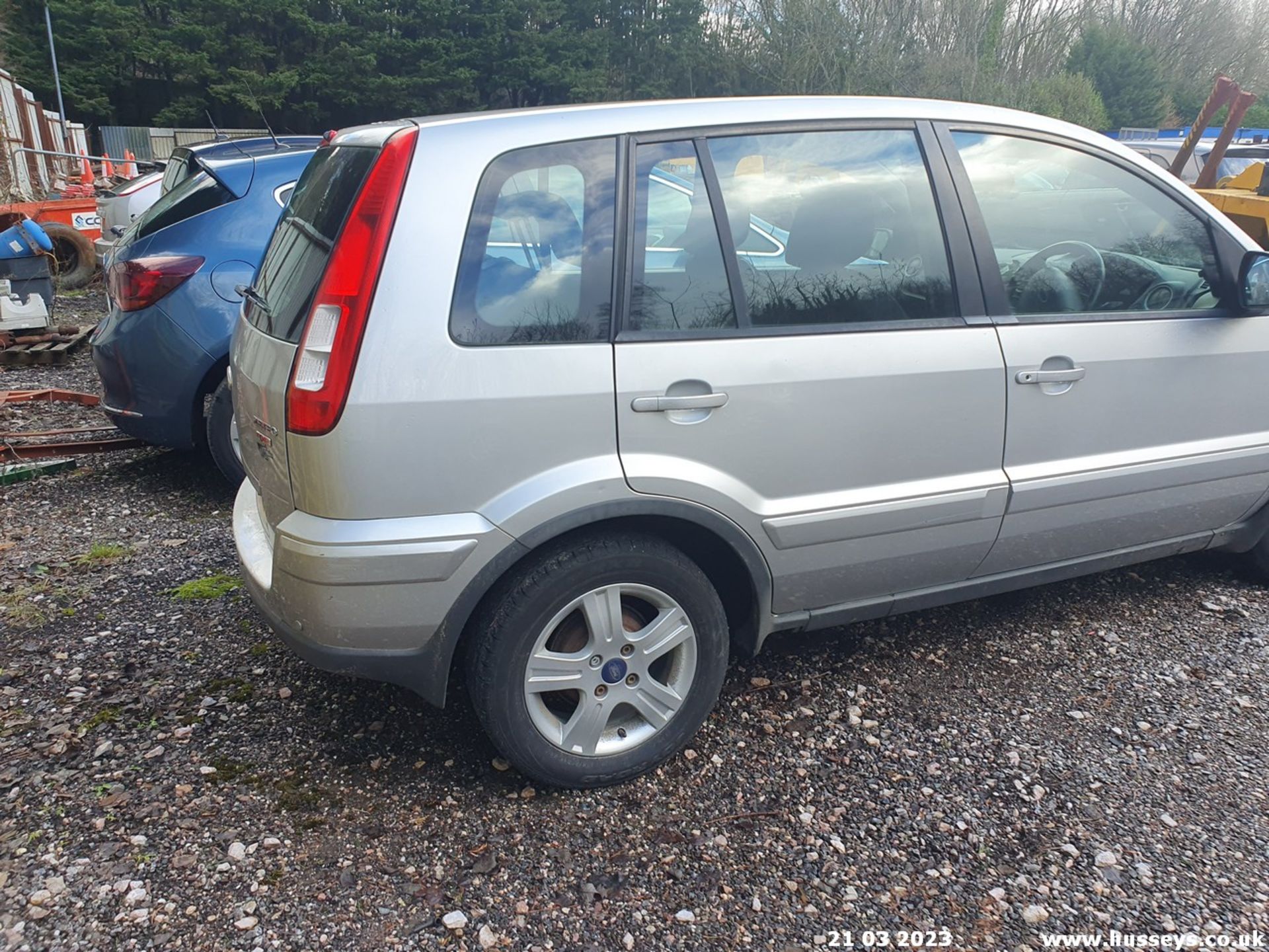 10/60 FORD FUSION ZETEC TDCI - 1560cc 5dr Hatchback (Silver, 185k) - Image 11 of 32