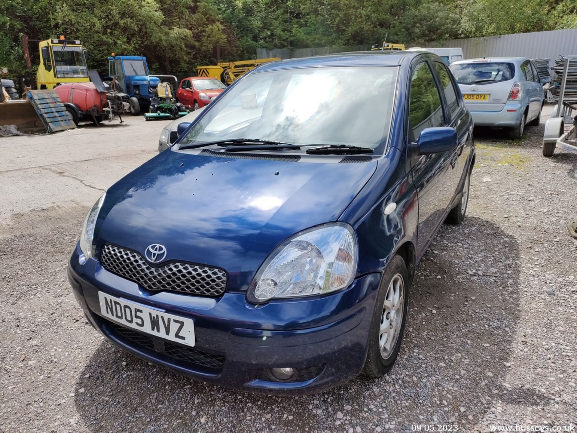 05/05 TOYOTA YARIS T SPIRIT - 998cc 5dr Hatchback (Blue) - Image 6 of 34