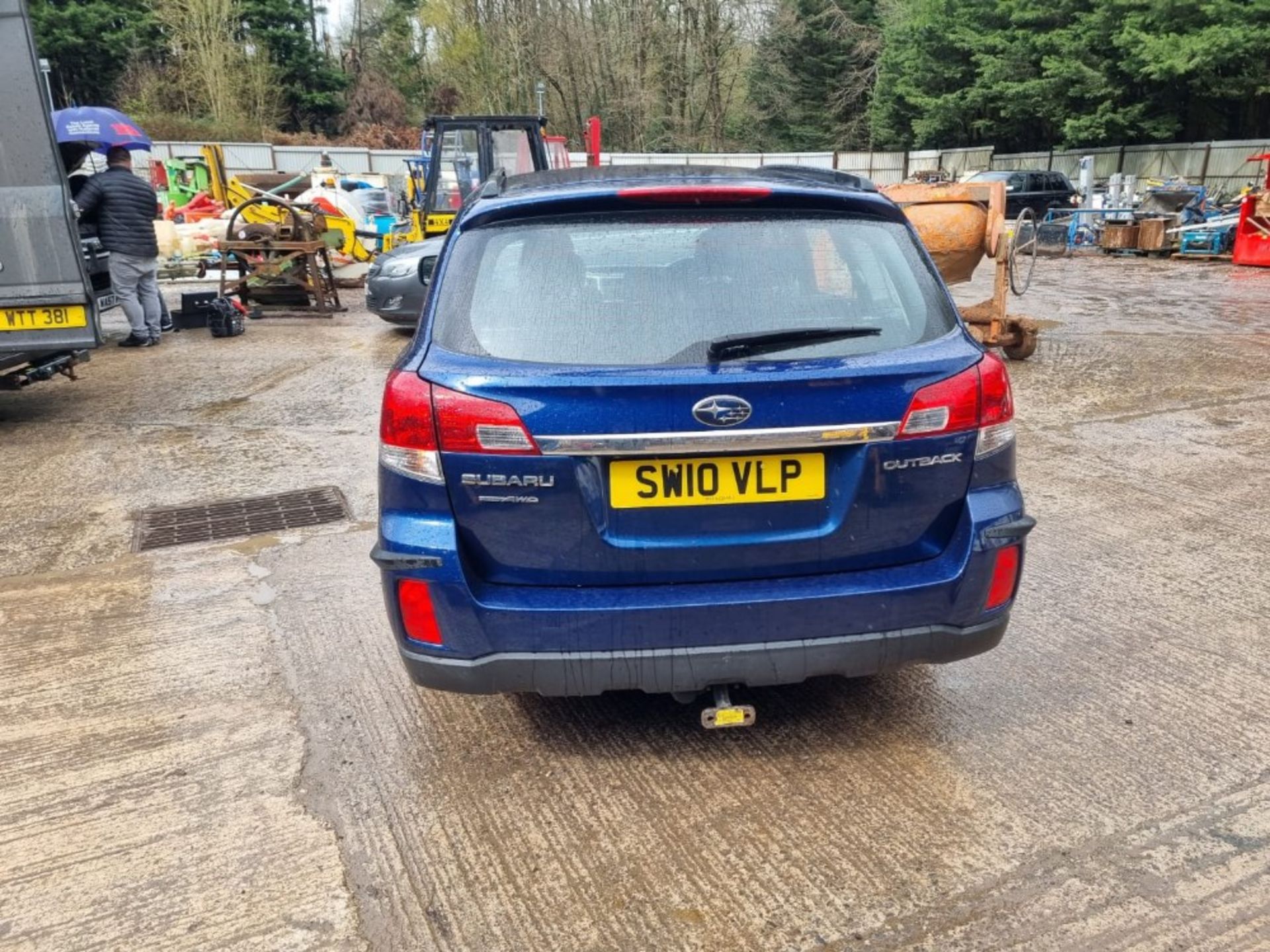 10/10 SUBARU OUTBACK SE NAV SYMAWD CVT - 2457cc 5dr Estate (Blue) - Image 8 of 11