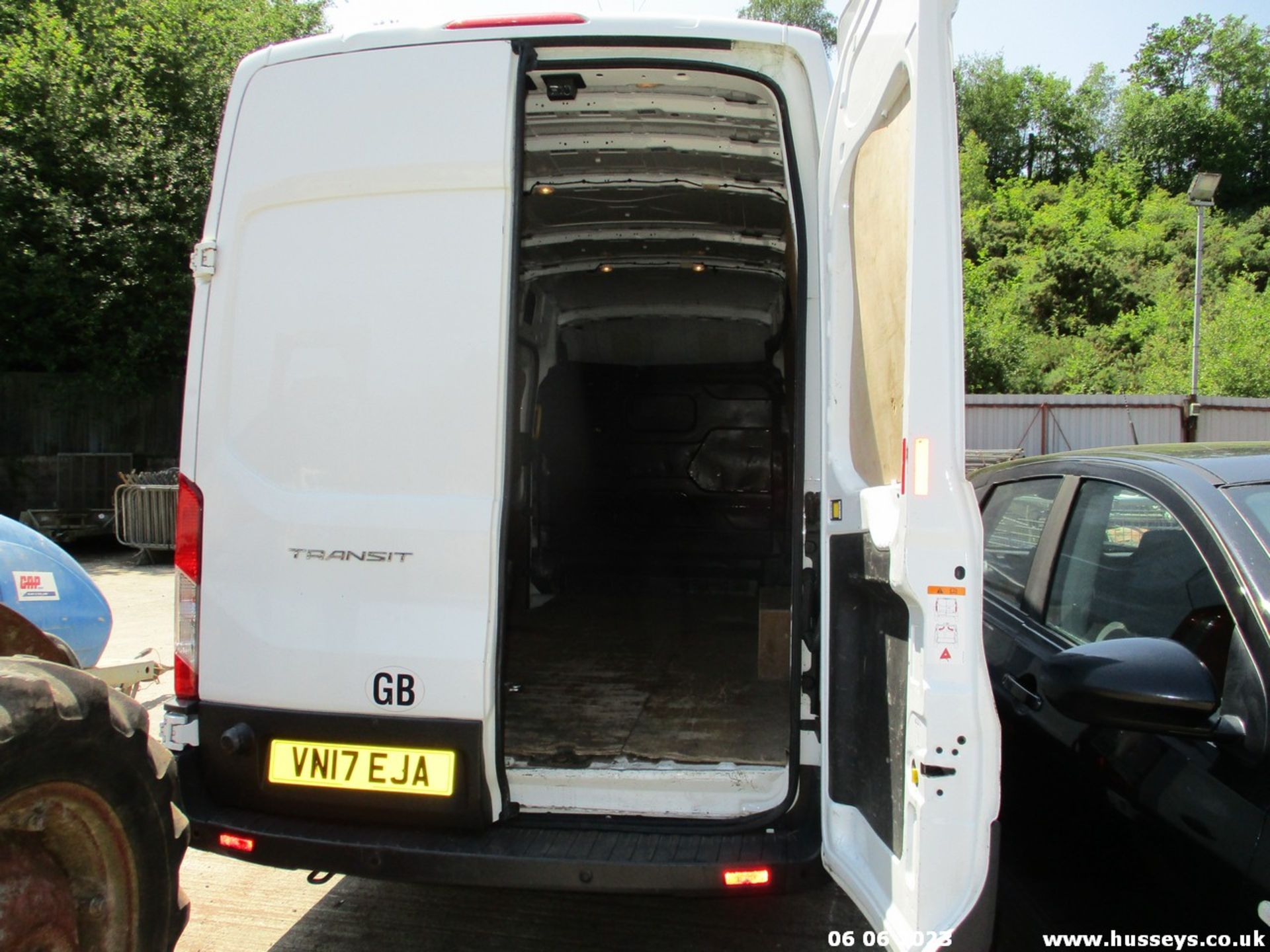 17/17 FORD TRANSIT 350 - 1995cc 4dr Van (White, 94k) - Image 13 of 18