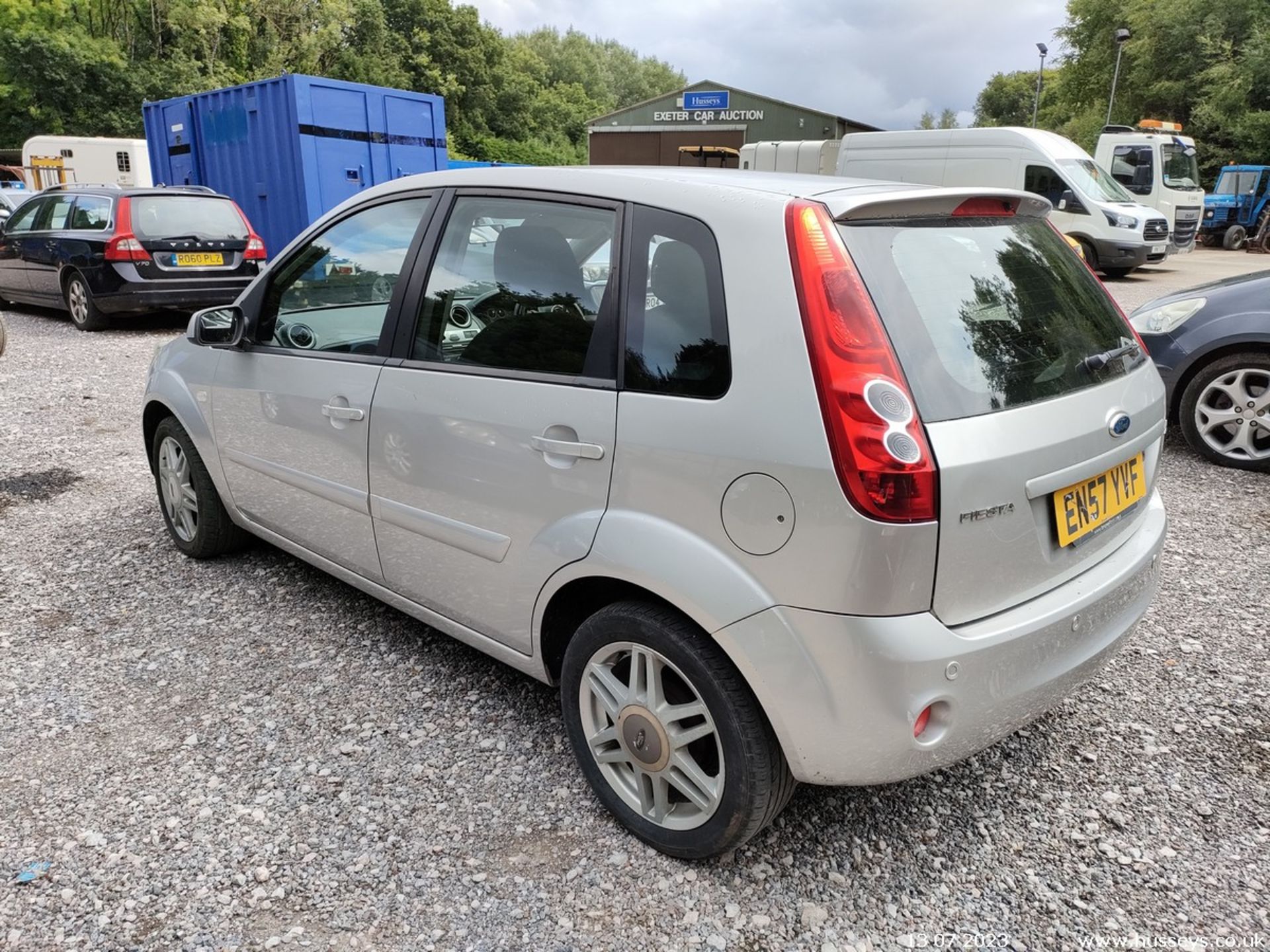 08/57 FORD FIESTA ZETEC CLIMATE S-A - 1388cc 5dr Hatchback (Silver, 43k) - Image 14 of 34