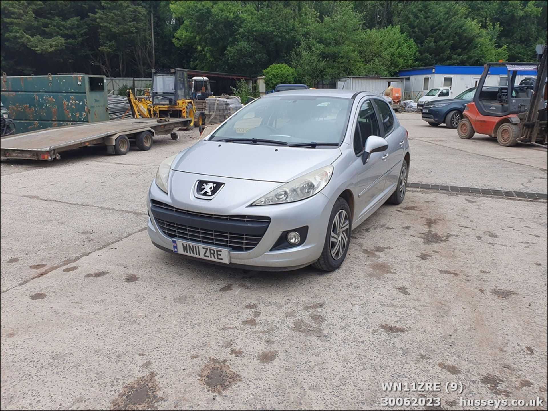 11/11 PEUGEOT 207 ACTIVE HDI - 1398cc 5dr Hatchback (Silver, 114k) - Image 9 of 47