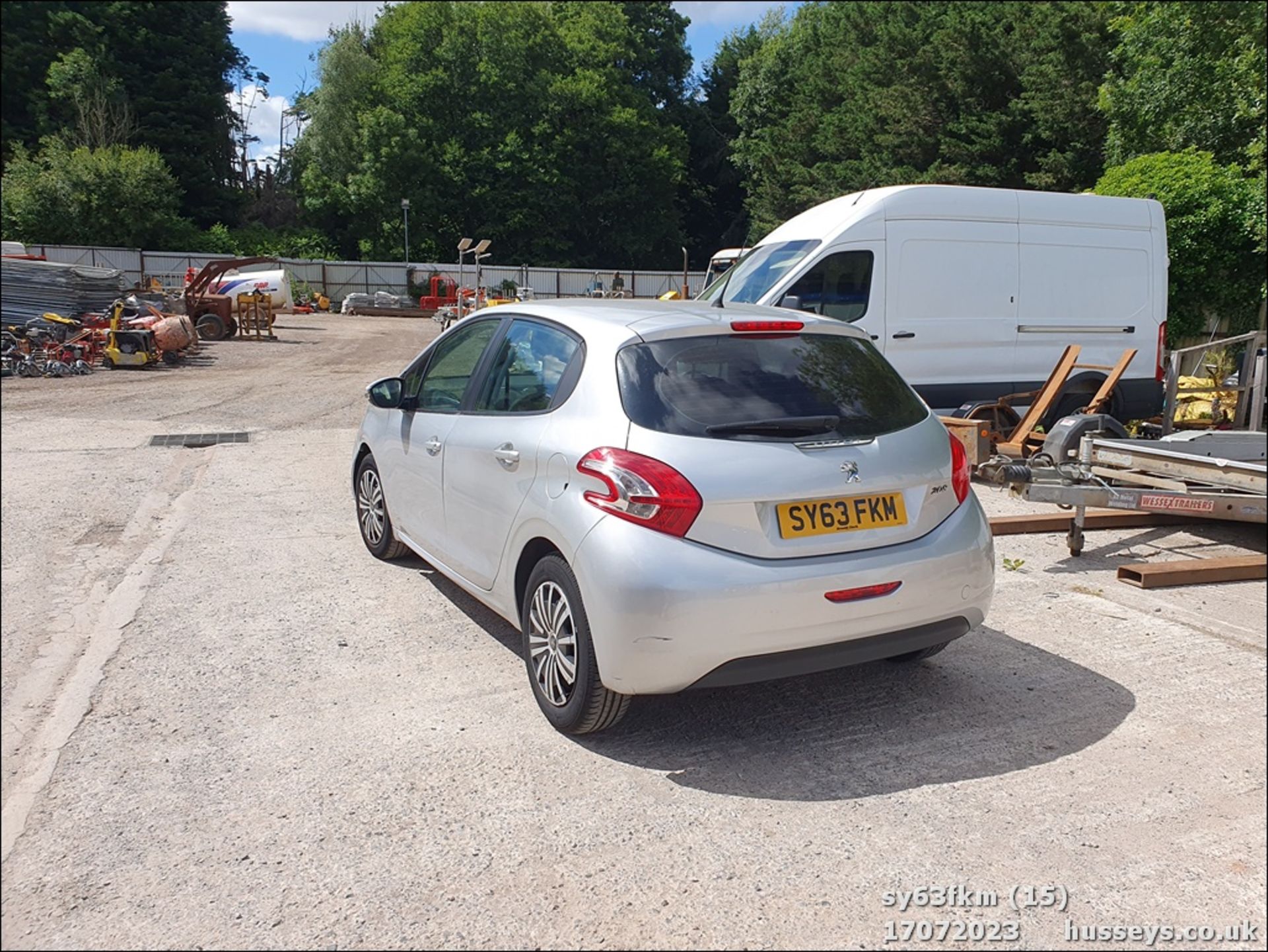 13/63 PEUGEOT 208 ACCESS PLUS - 1199cc 5dr Hatchback (Silver) - Image 16 of 59