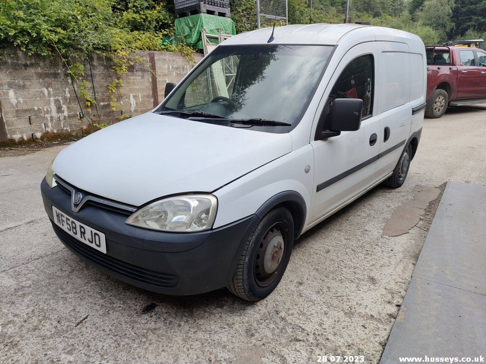 08/58 VAUXHALL COMBO 1700 CDTI - 1248cc 5dr Van (White, 86k) - Image 6 of 32