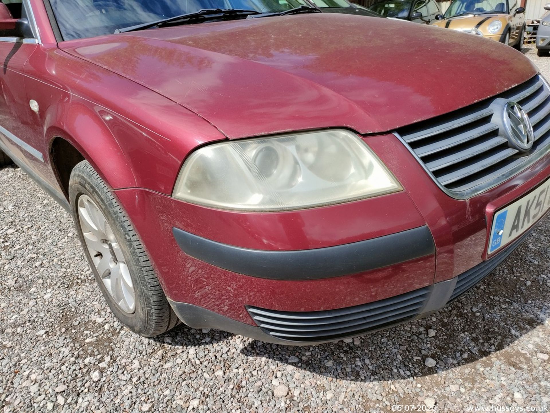 01/51 VOLKSWAGEN PASSAT SE TDI - 1896cc 5dr Estate (Red) - Image 4 of 33