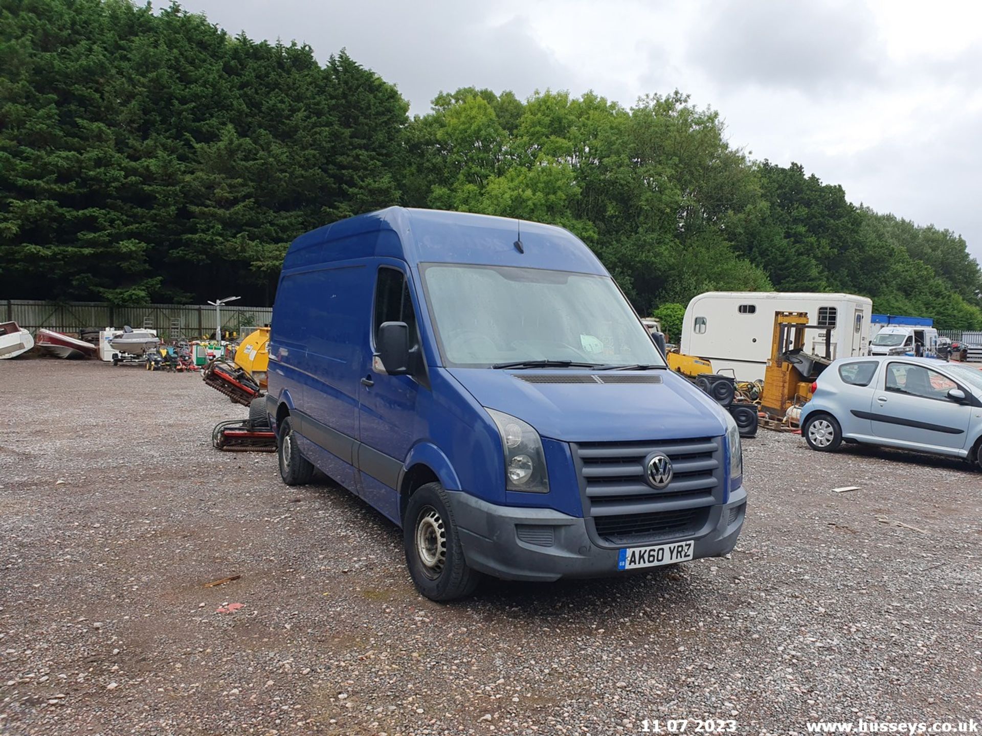 10/60 VOLKSWAGEN CRAFTER 35 BLUE TDI 108 M - 2461cc 5dr Van (Blue) - Image 10 of 44