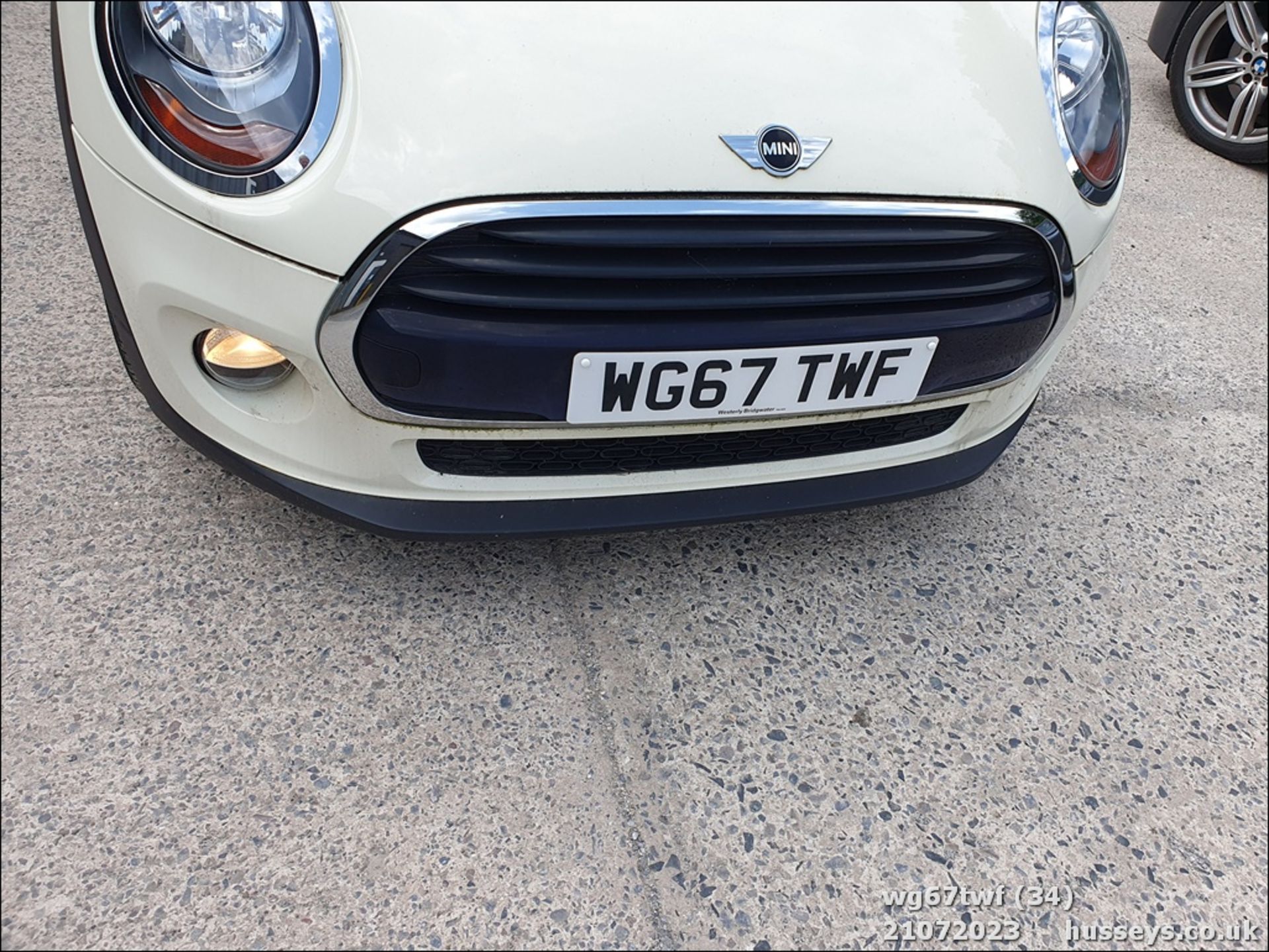 17/67 MINI COOPER AUTO - 1499cc 5dr Hatchback (White, 8k) - Image 34 of 60