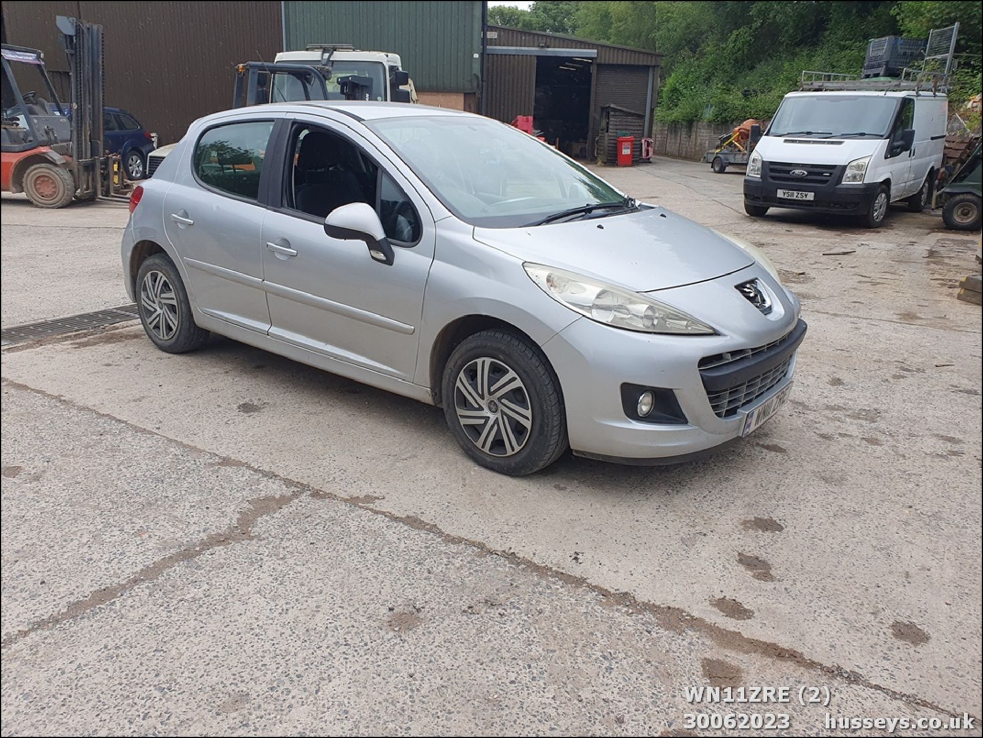 11/11 PEUGEOT 207 ACTIVE HDI - 1398cc 5dr Hatchback (Silver, 114k) - Image 2 of 47