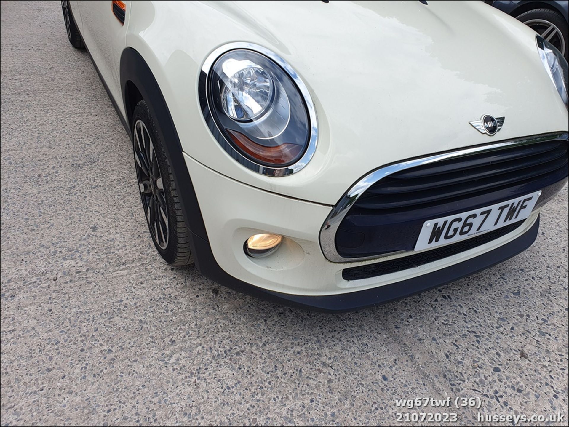 17/67 MINI COOPER AUTO - 1499cc 5dr Hatchback (White, 8k) - Image 36 of 60