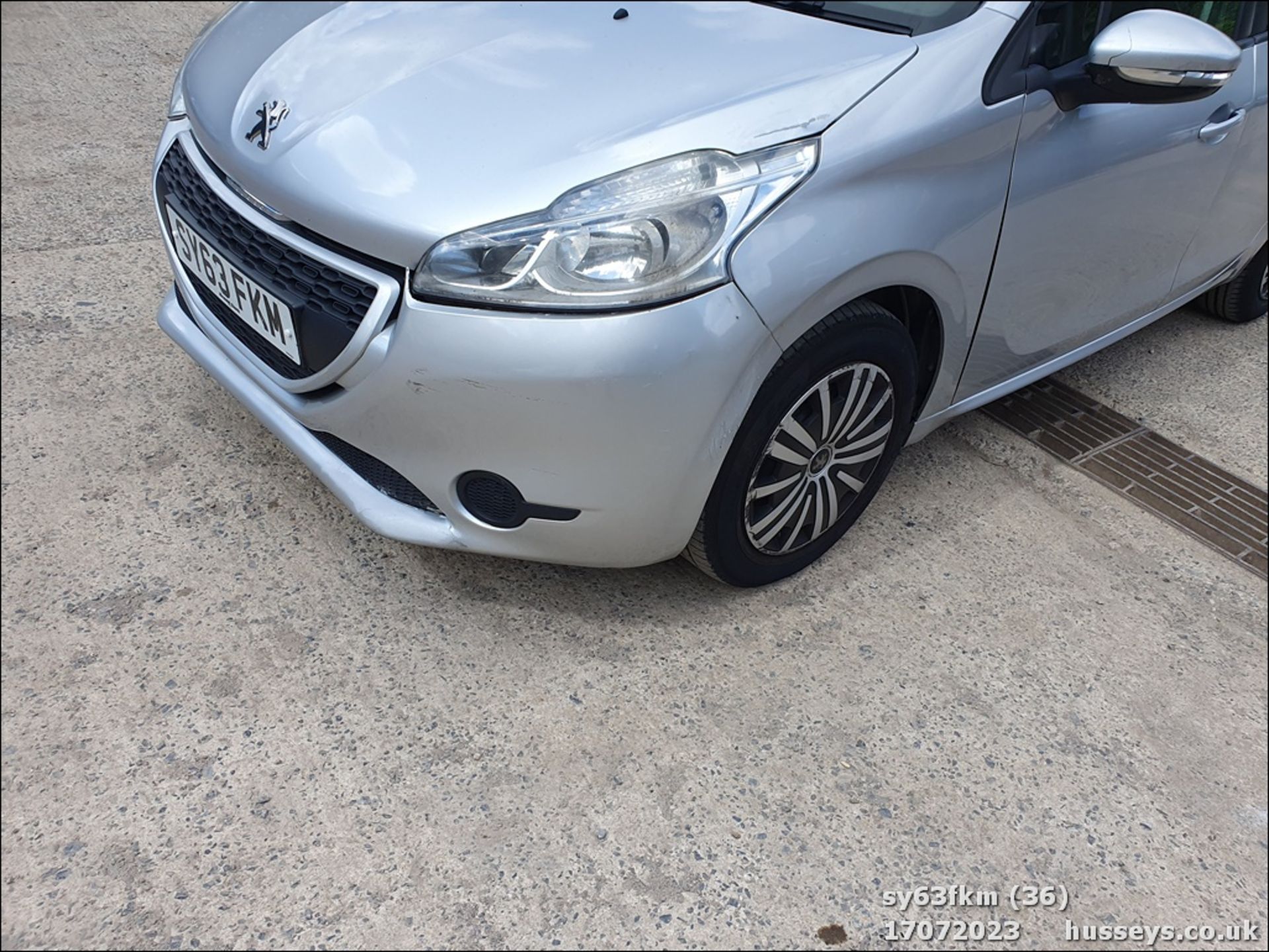 13/63 PEUGEOT 208 ACCESS PLUS - 1199cc 5dr Hatchback (Silver) - Image 37 of 59