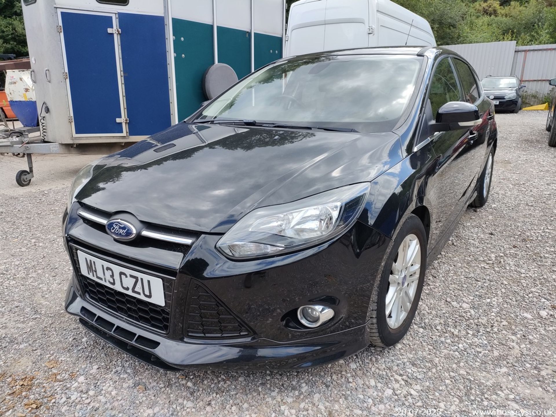 13/13 FORD FOCUS ZETEC S TDCI - 1560cc 5dr Hatchback (Black) - Image 7 of 37