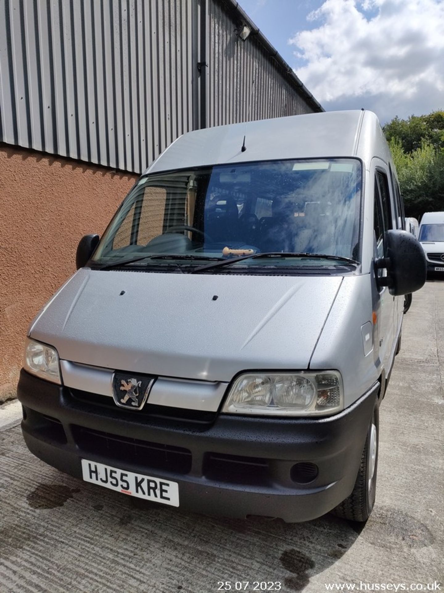 05/55 PEUGEOT BOXER 350 LX LWB HDI - 2800cc Minibus (Silver, 80k) - Image 6 of 43