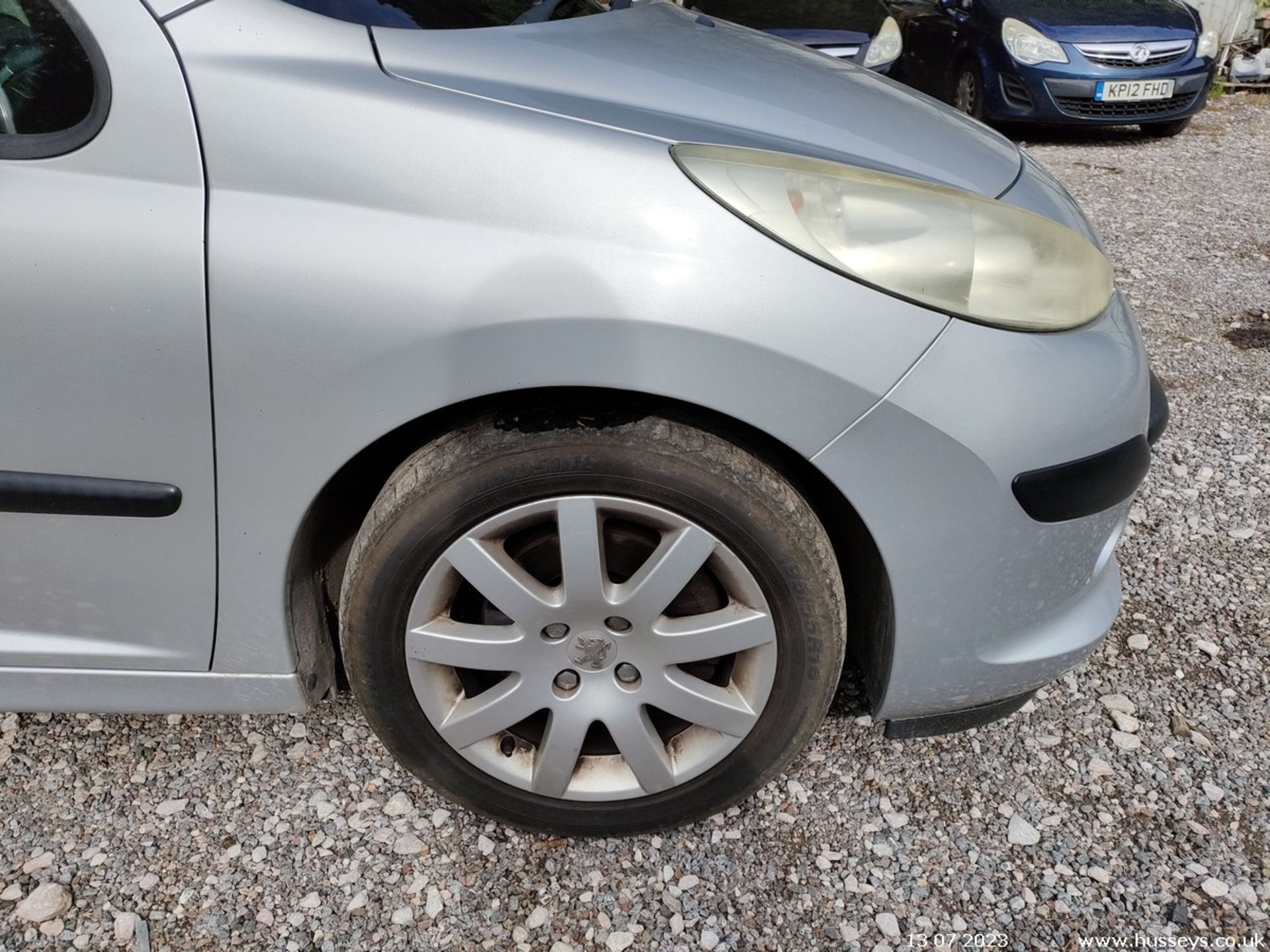 07/57 PEUGEOT 207 SE HDI 90 - 1560cc 5dr Hatchback (Silver, 94k) - Image 3 of 36