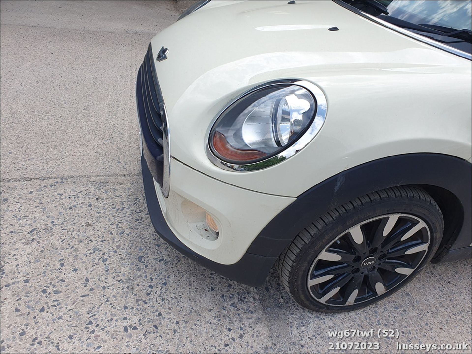 17/67 MINI COOPER AUTO - 1499cc 5dr Hatchback (White, 8k) - Image 52 of 60