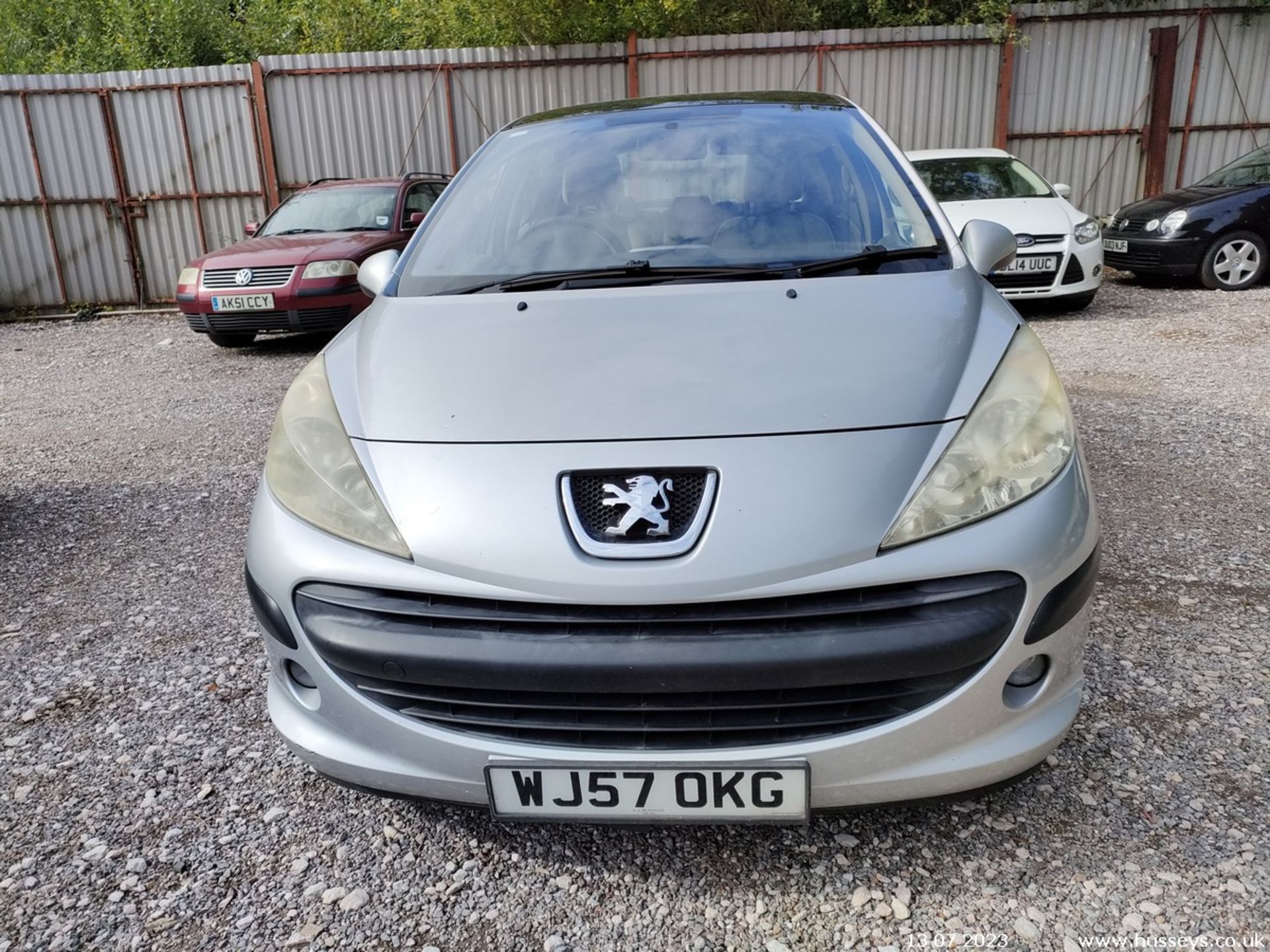 07/57 PEUGEOT 207 SE HDI 90 - 1560cc 5dr Hatchback (Silver, 94k) - Image 5 of 36