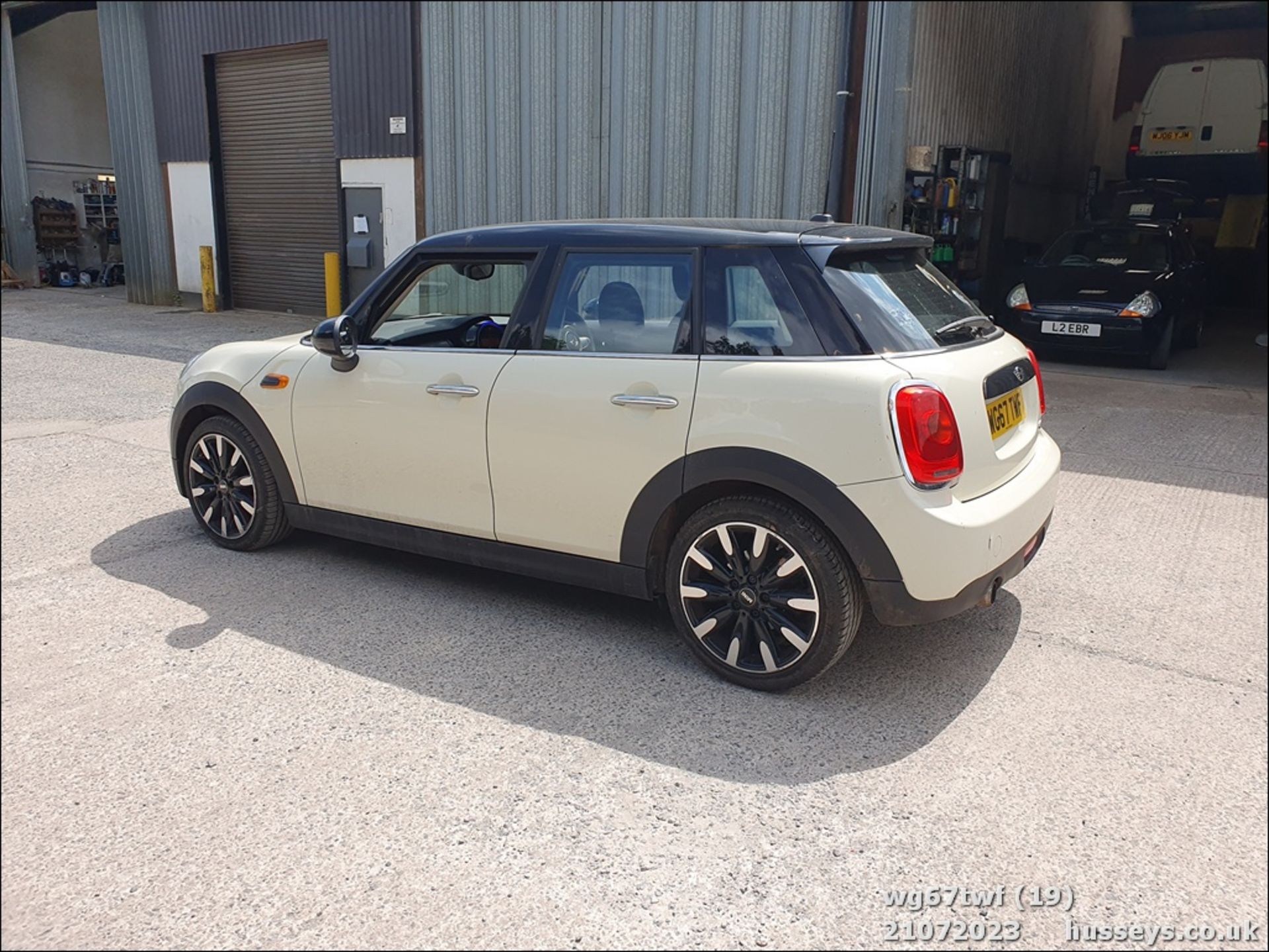 17/67 MINI COOPER AUTO - 1499cc 5dr Hatchback (White, 8k) - Image 19 of 60