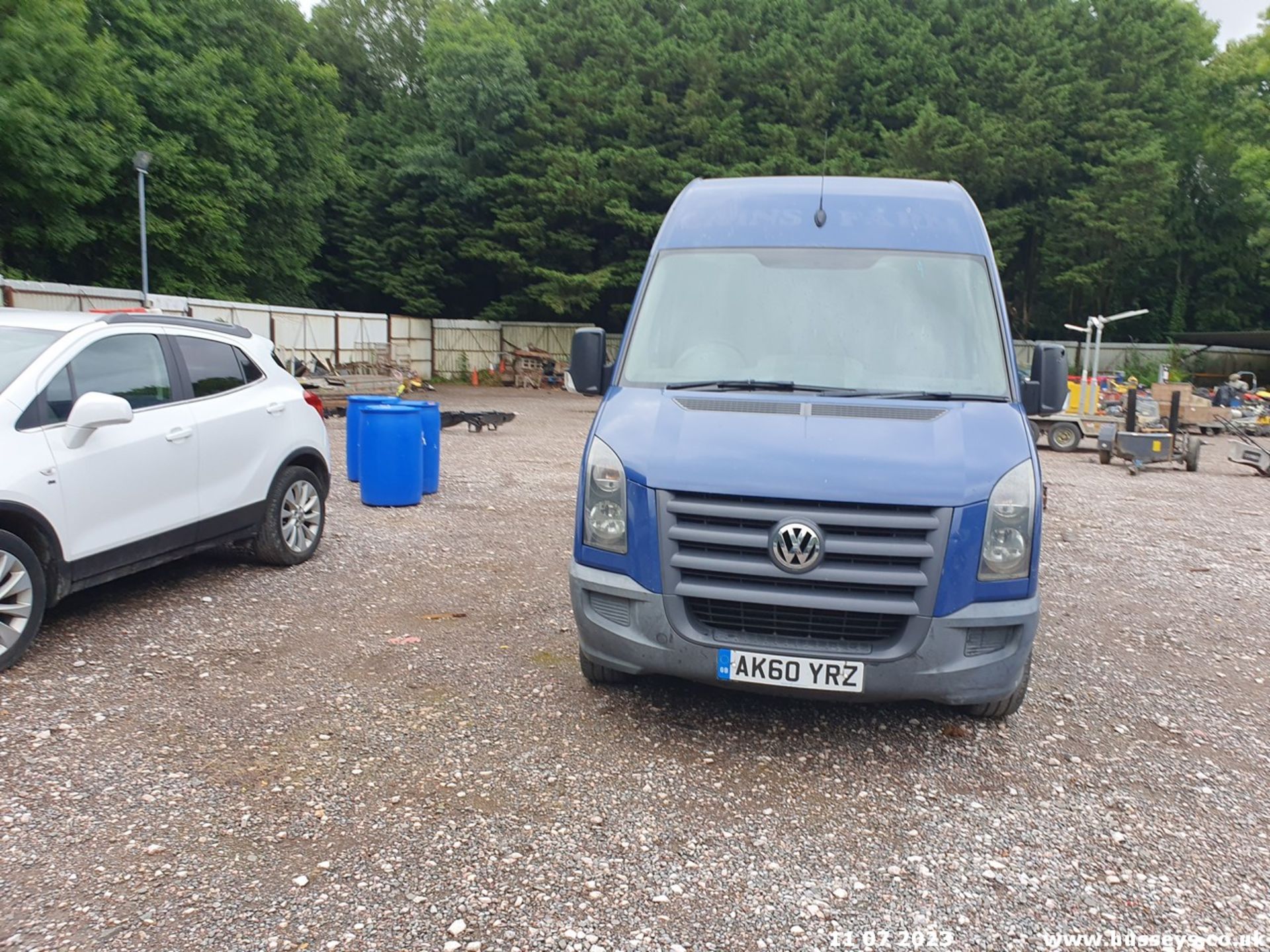 10/60 VOLKSWAGEN CRAFTER 35 BLUE TDI 108 M - 2461cc 5dr Van (Blue) - Image 8 of 44