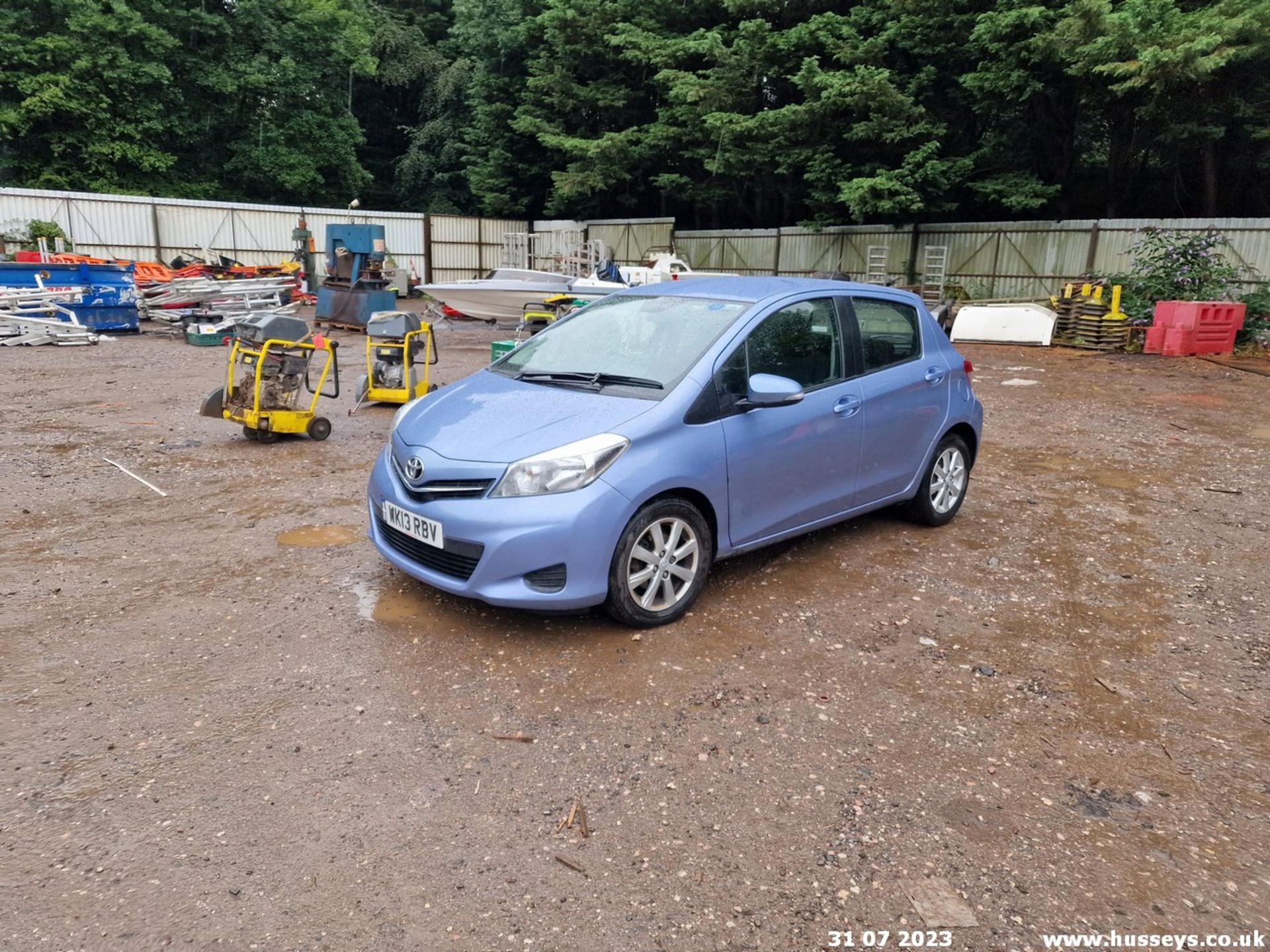 13/13 TOYOTA YARIS TR D-4D - 1364cc 5dr Hatchback (Blue, 86k) - Image 3 of 50