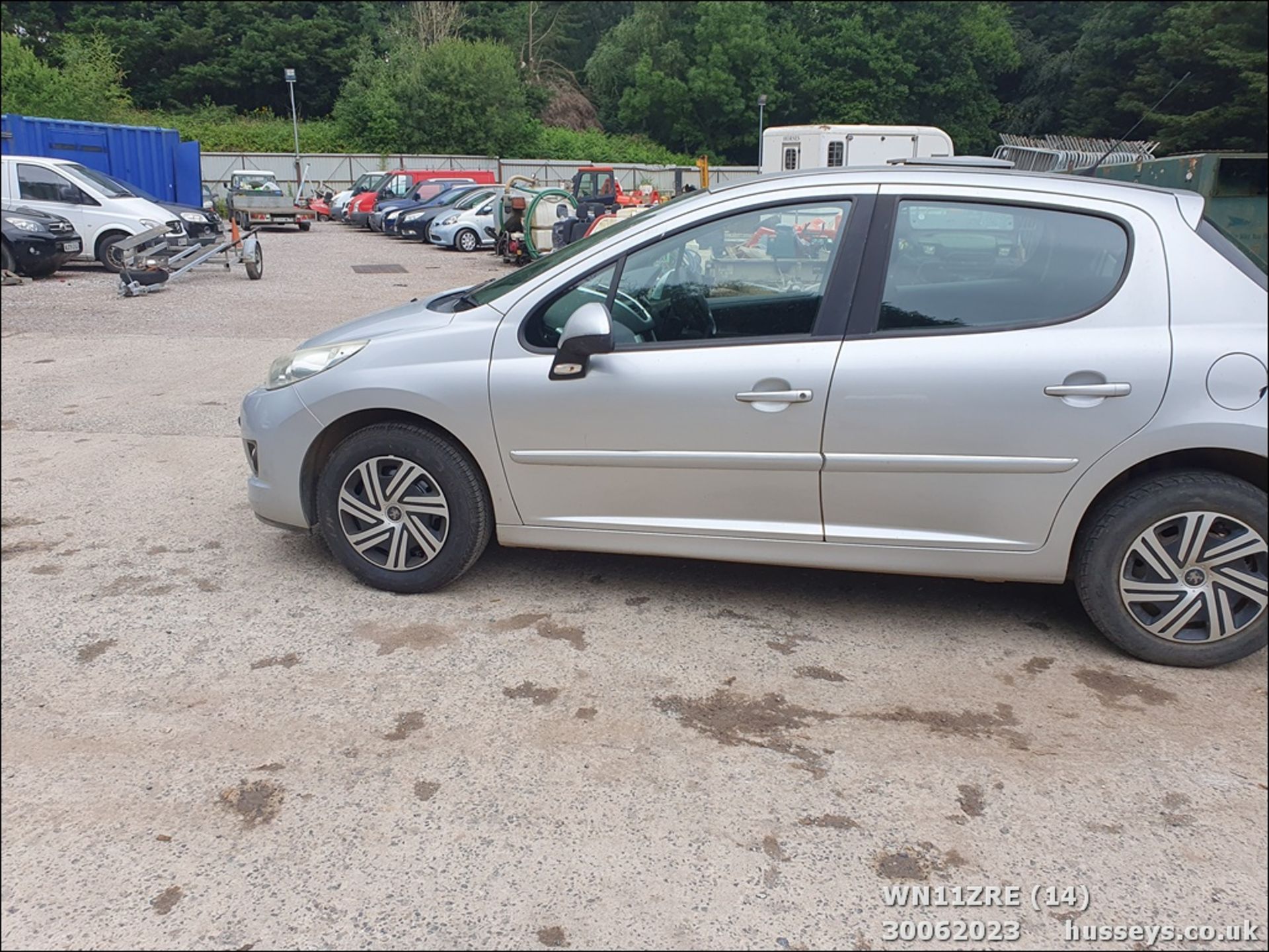 11/11 PEUGEOT 207 ACTIVE HDI - 1398cc 5dr Hatchback (Silver, 114k) - Image 14 of 47