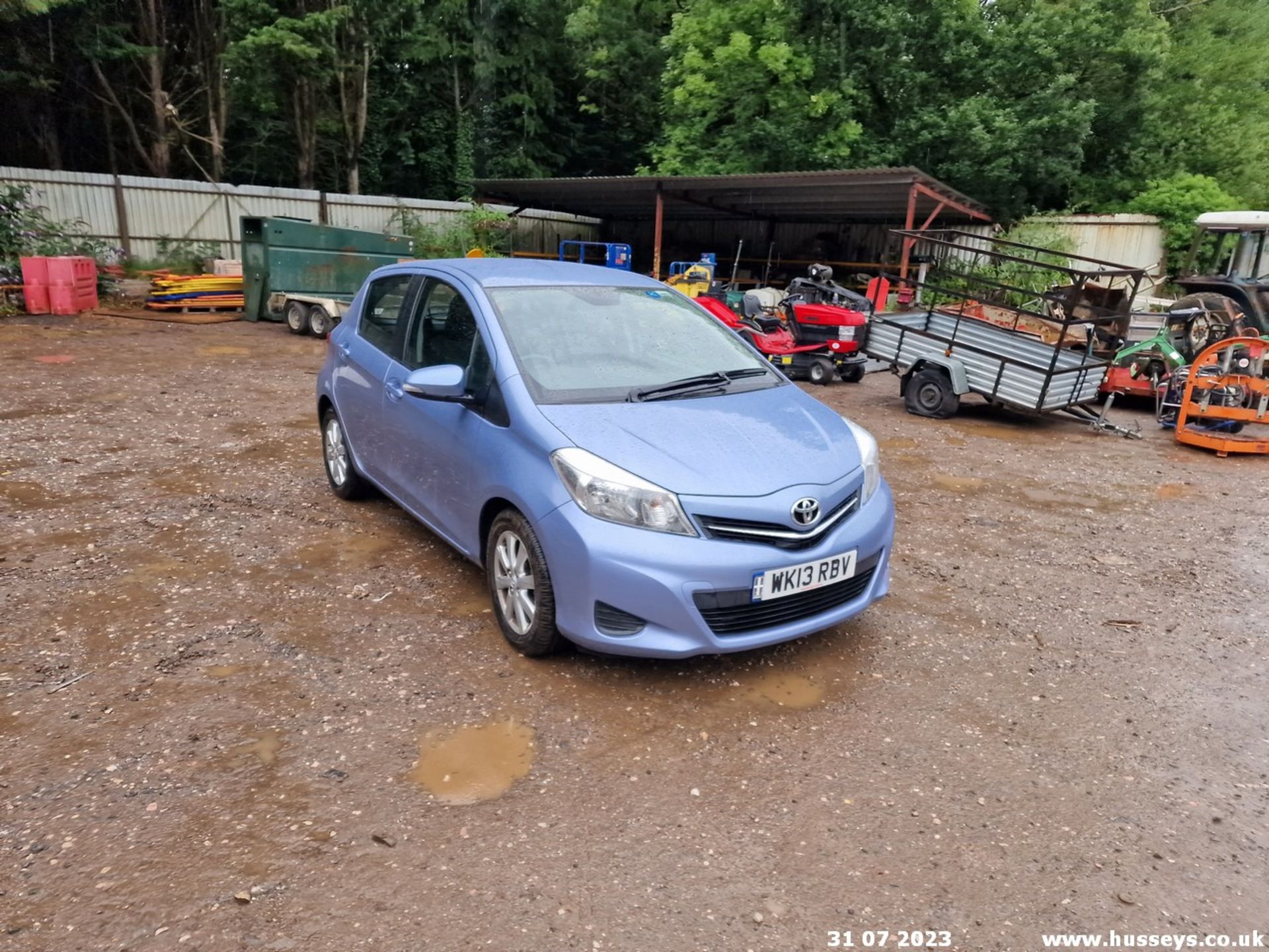 13/13 TOYOTA YARIS TR D-4D - 1364cc 5dr Hatchback (Blue, 86k) - Image 10 of 50