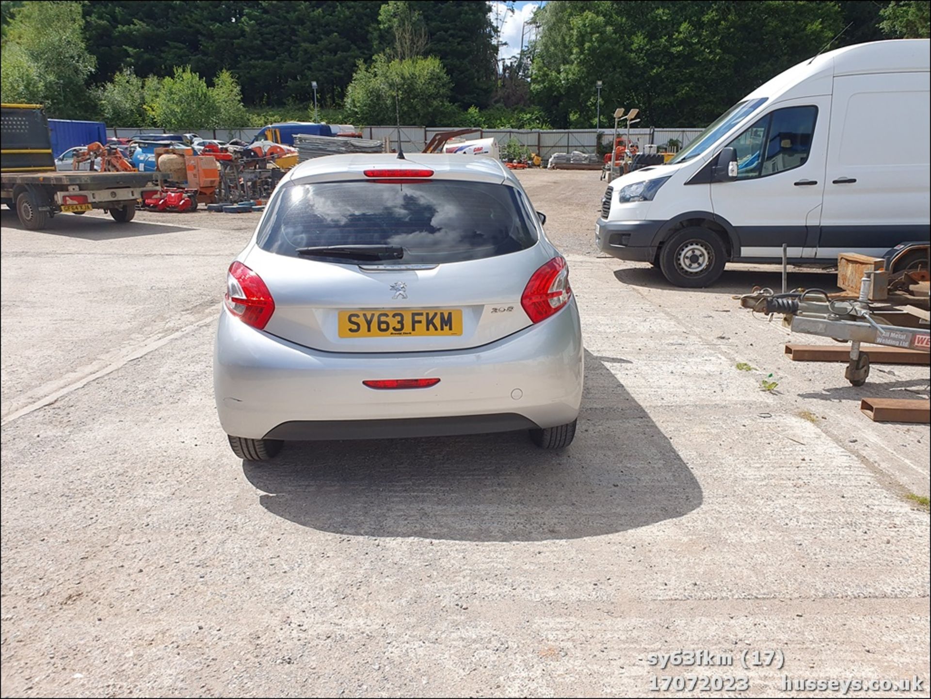 13/63 PEUGEOT 208 ACCESS PLUS - 1199cc 5dr Hatchback (Silver) - Image 18 of 59