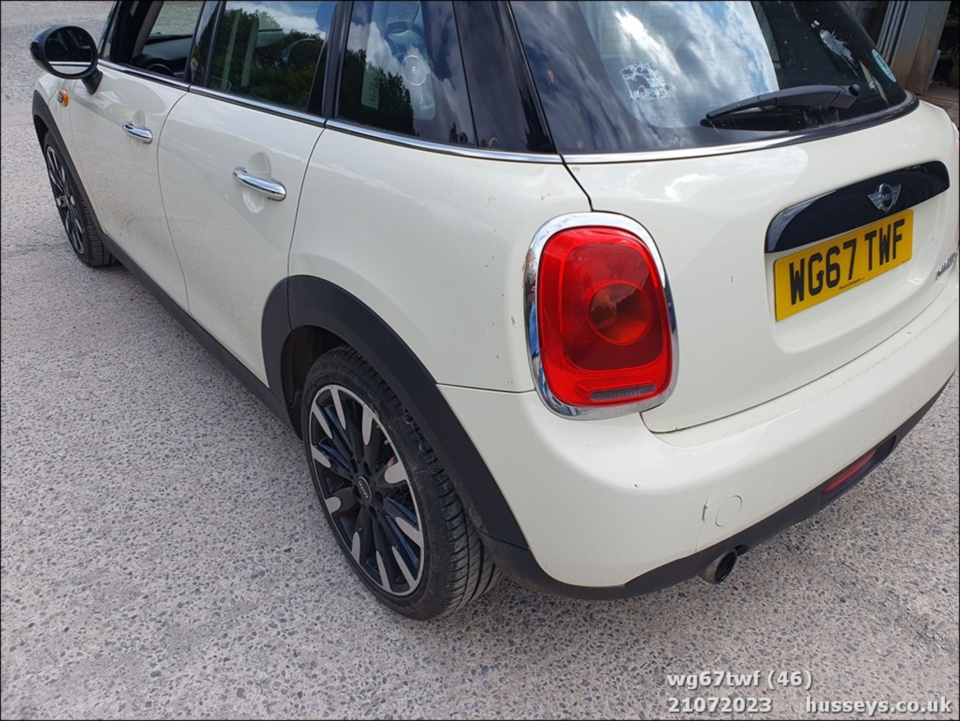 17/67 MINI COOPER AUTO - 1499cc 5dr Hatchback (White, 8k) - Image 46 of 60