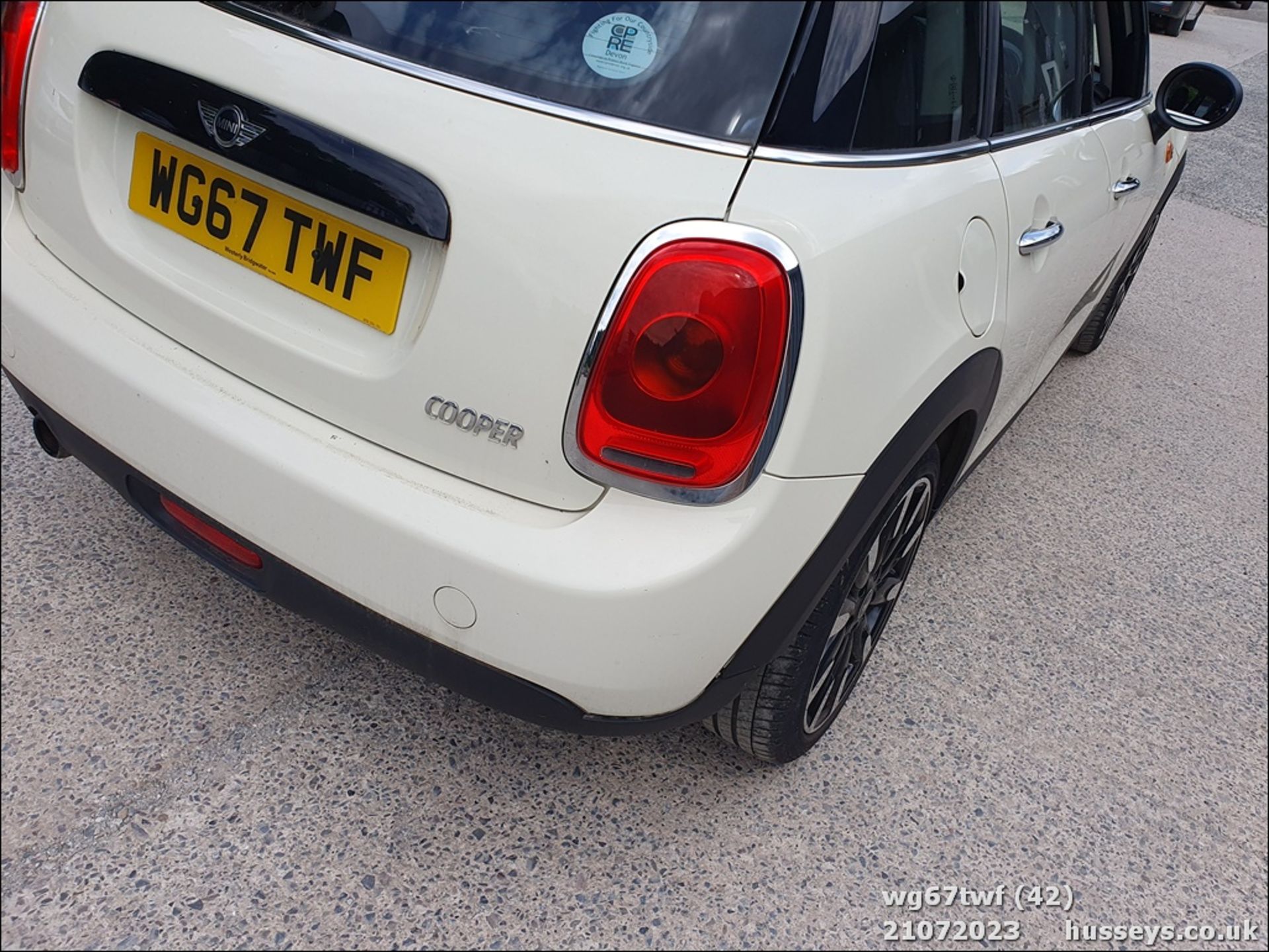 17/67 MINI COOPER AUTO - 1499cc 5dr Hatchback (White, 8k) - Image 42 of 60