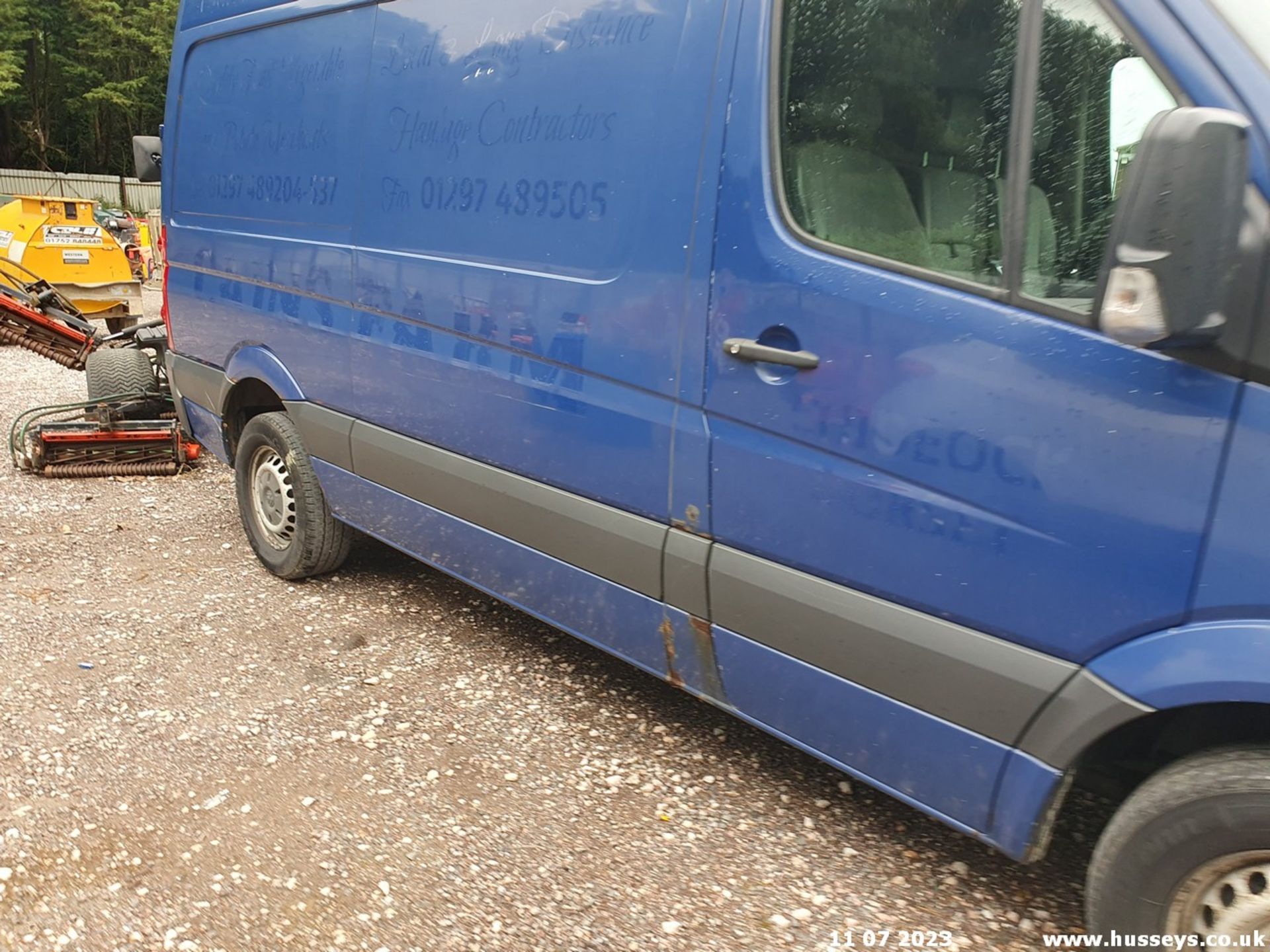 10/60 VOLKSWAGEN CRAFTER 35 BLUE TDI 108 M - 2461cc 5dr Van (Blue) - Image 15 of 44