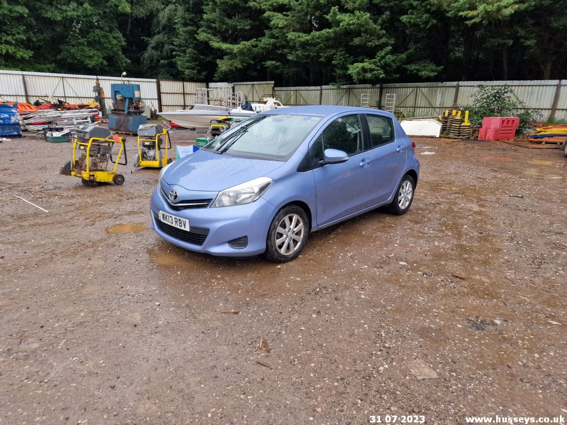 13/13 TOYOTA YARIS TR D-4D - 1364cc 5dr Hatchback (Blue, 86k) - Image 2 of 50