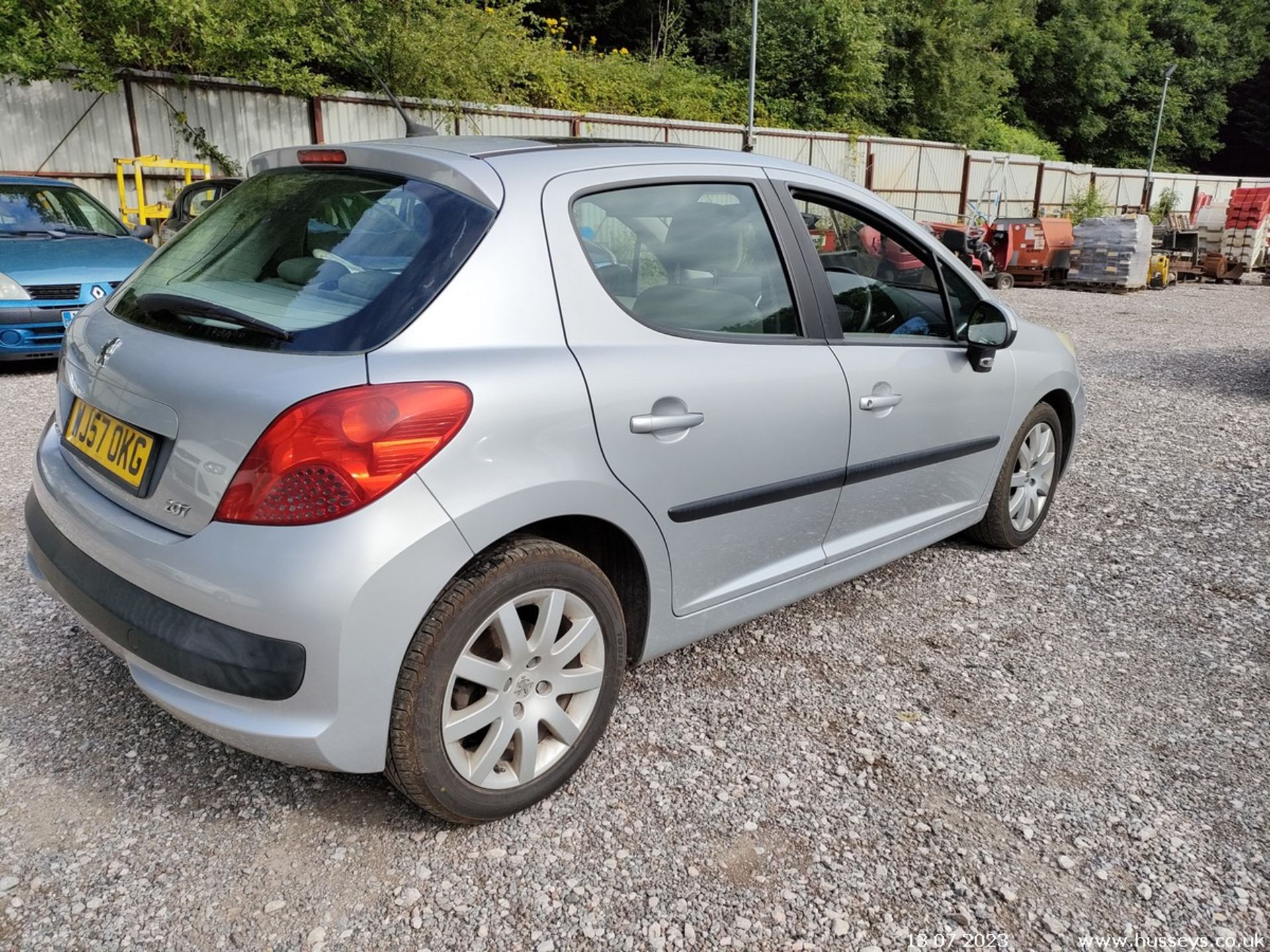 07/57 PEUGEOT 207 SE HDI 90 - 1560cc 5dr Hatchback (Silver, 94k) - Image 21 of 36