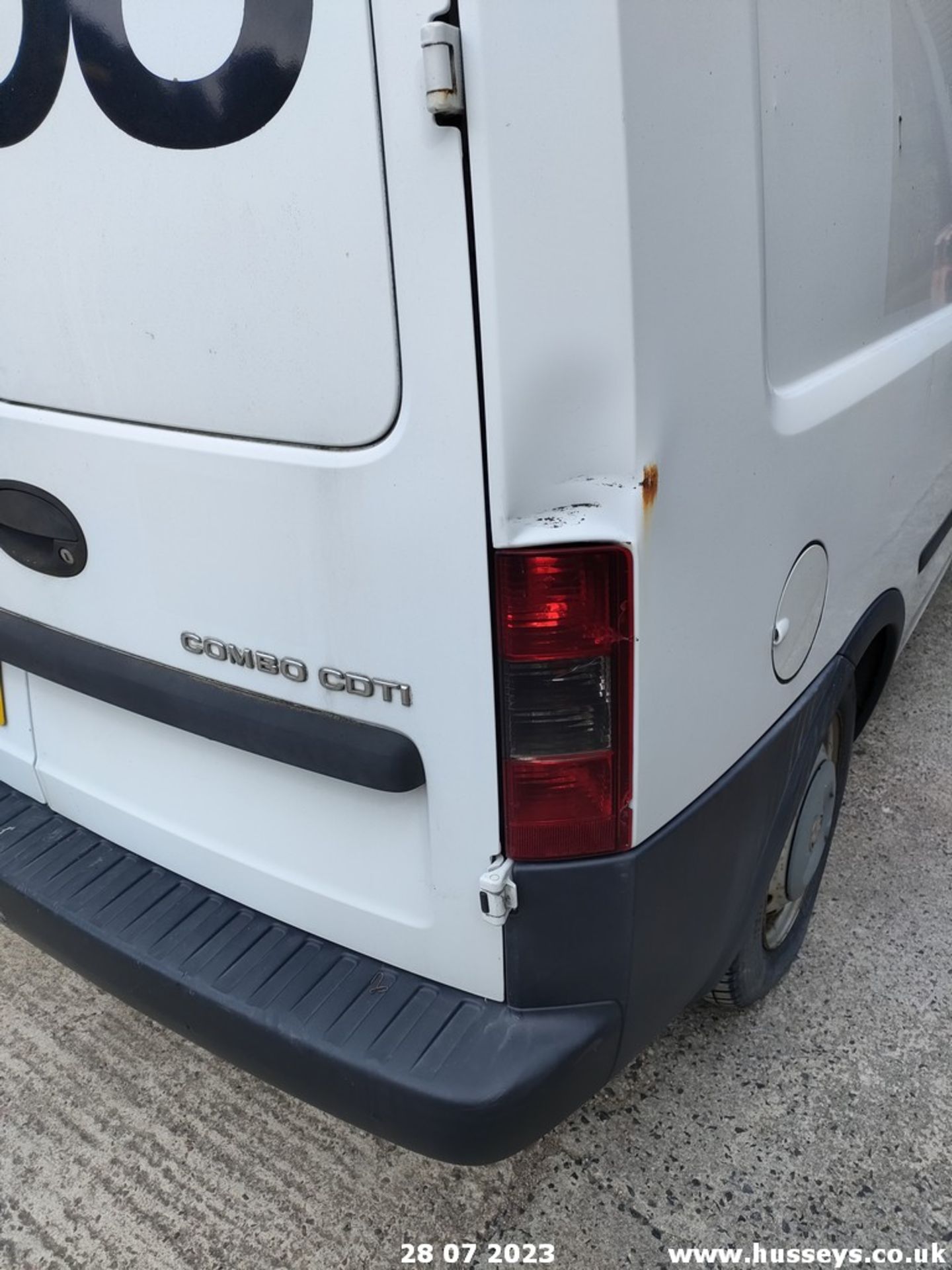 08/58 VAUXHALL COMBO 1700 CDTI - 1248cc 5dr Van (White, 86k) - Image 18 of 32