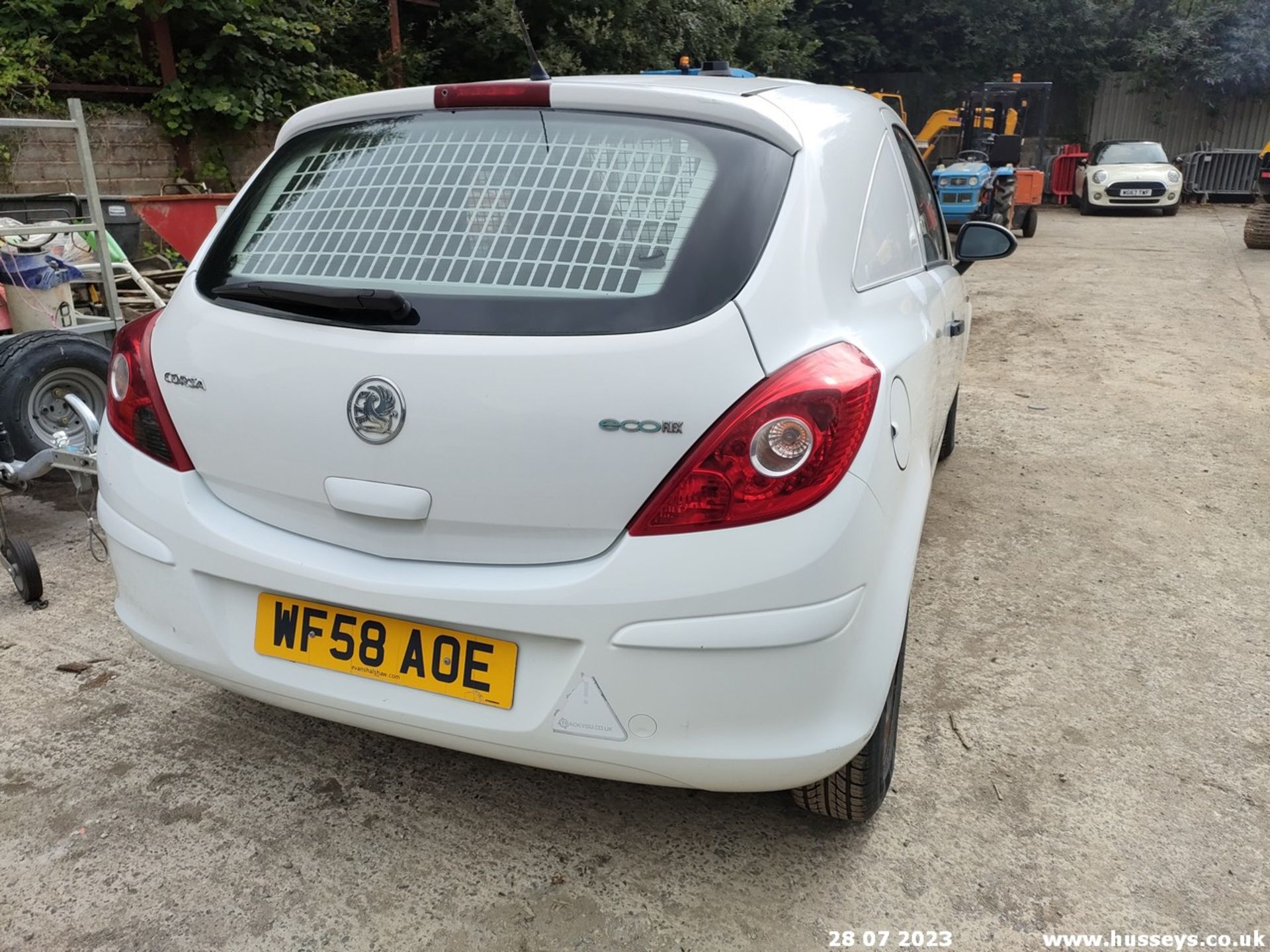 08/58 VAUXHALL CORSA CDTI - 1248cc 3dr Van (White, 61k) - Image 18 of 28