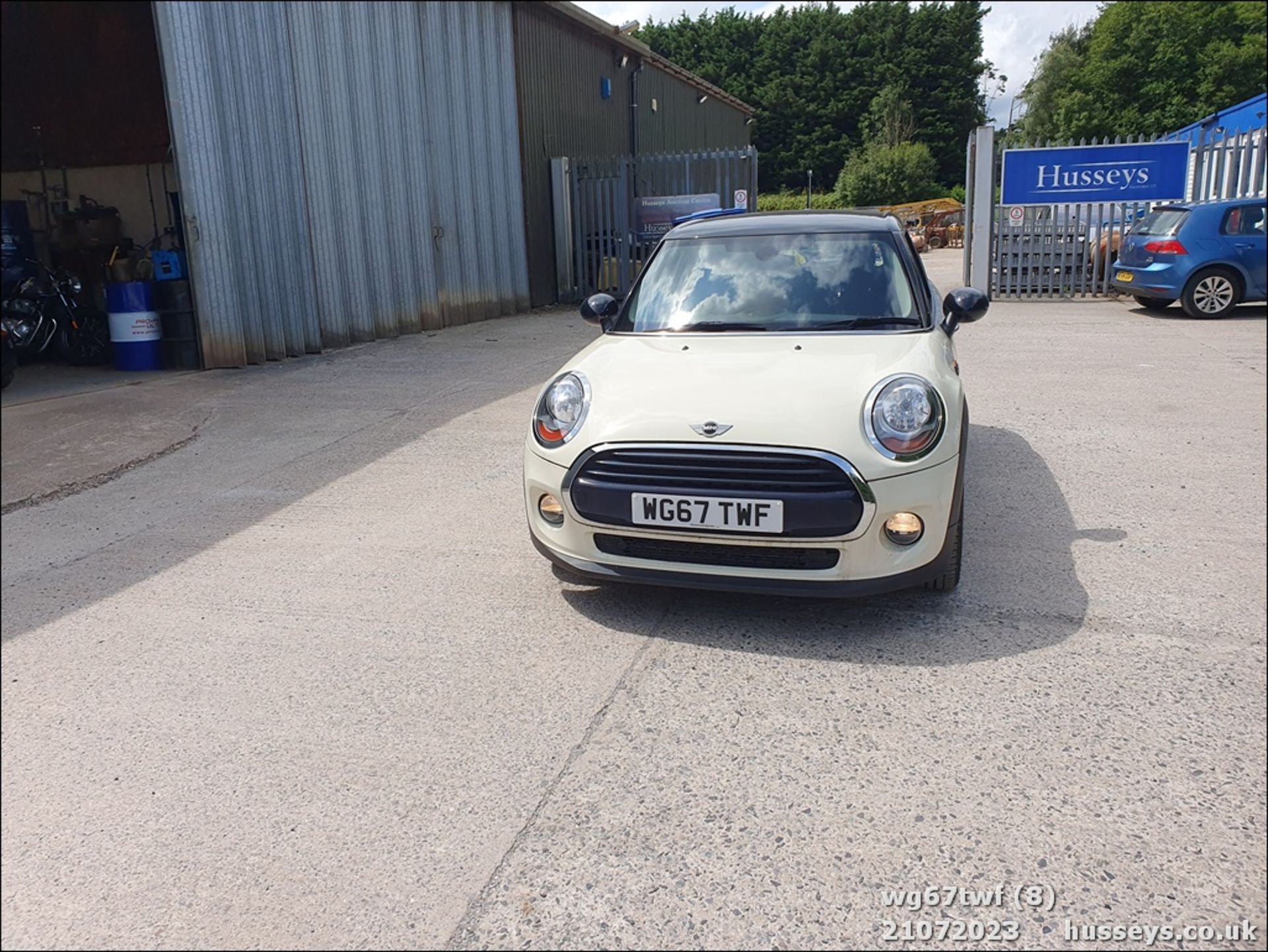 17/67 MINI COOPER AUTO - 1499cc 5dr Hatchback (White, 8k) - Image 8 of 60