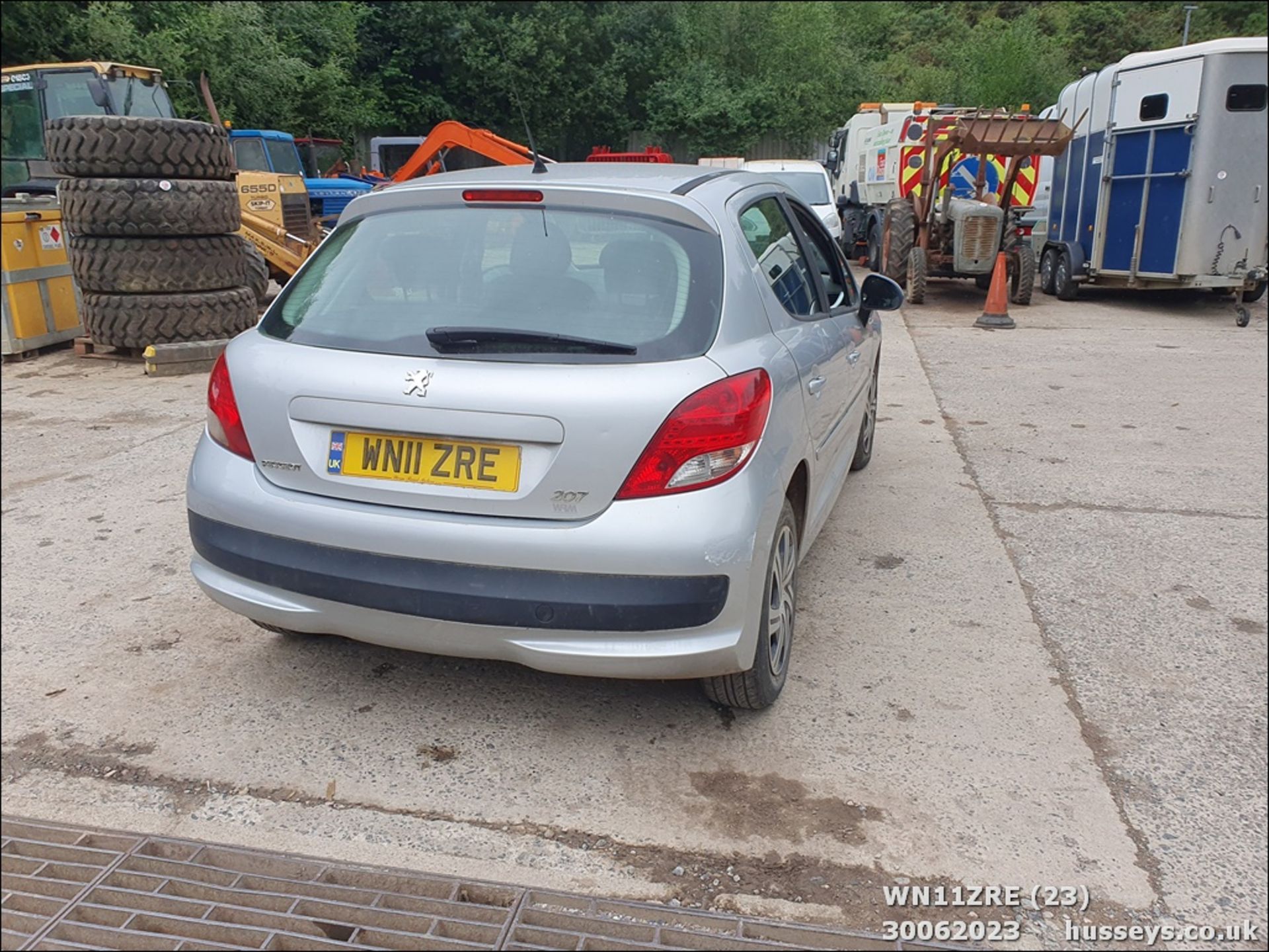 11/11 PEUGEOT 207 ACTIVE HDI - 1398cc 5dr Hatchback (Silver, 114k) - Image 23 of 47