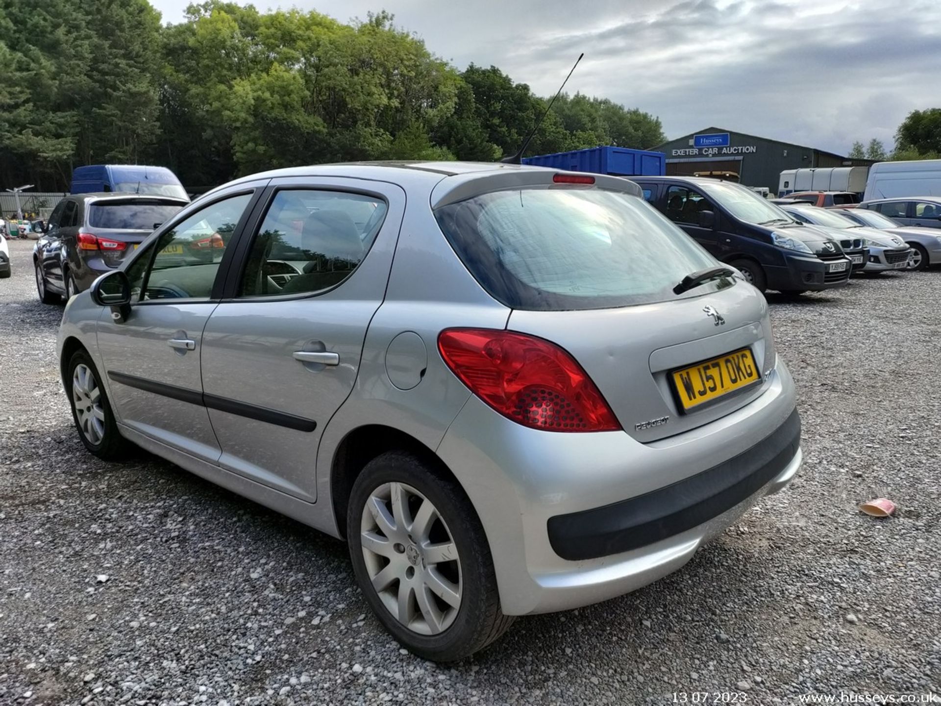 07/57 PEUGEOT 207 SE HDI 90 - 1560cc 5dr Hatchback (Silver, 94k) - Image 13 of 36