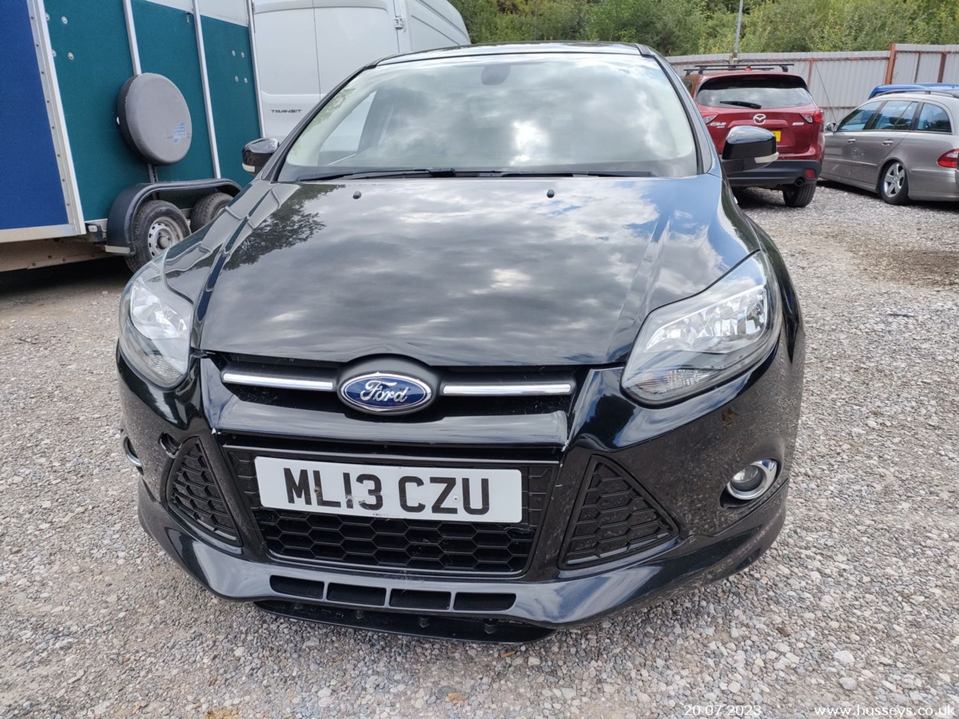 13/13 FORD FOCUS ZETEC S TDCI - 1560cc 5dr Hatchback (Black) - Image 6 of 37