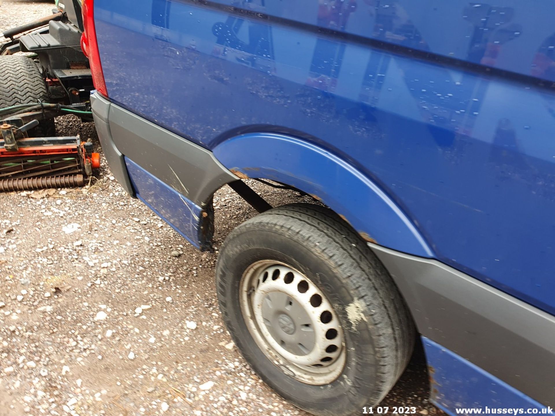 10/60 VOLKSWAGEN CRAFTER 35 BLUE TDI 108 M - 2461cc 5dr Van (Blue) - Image 36 of 44