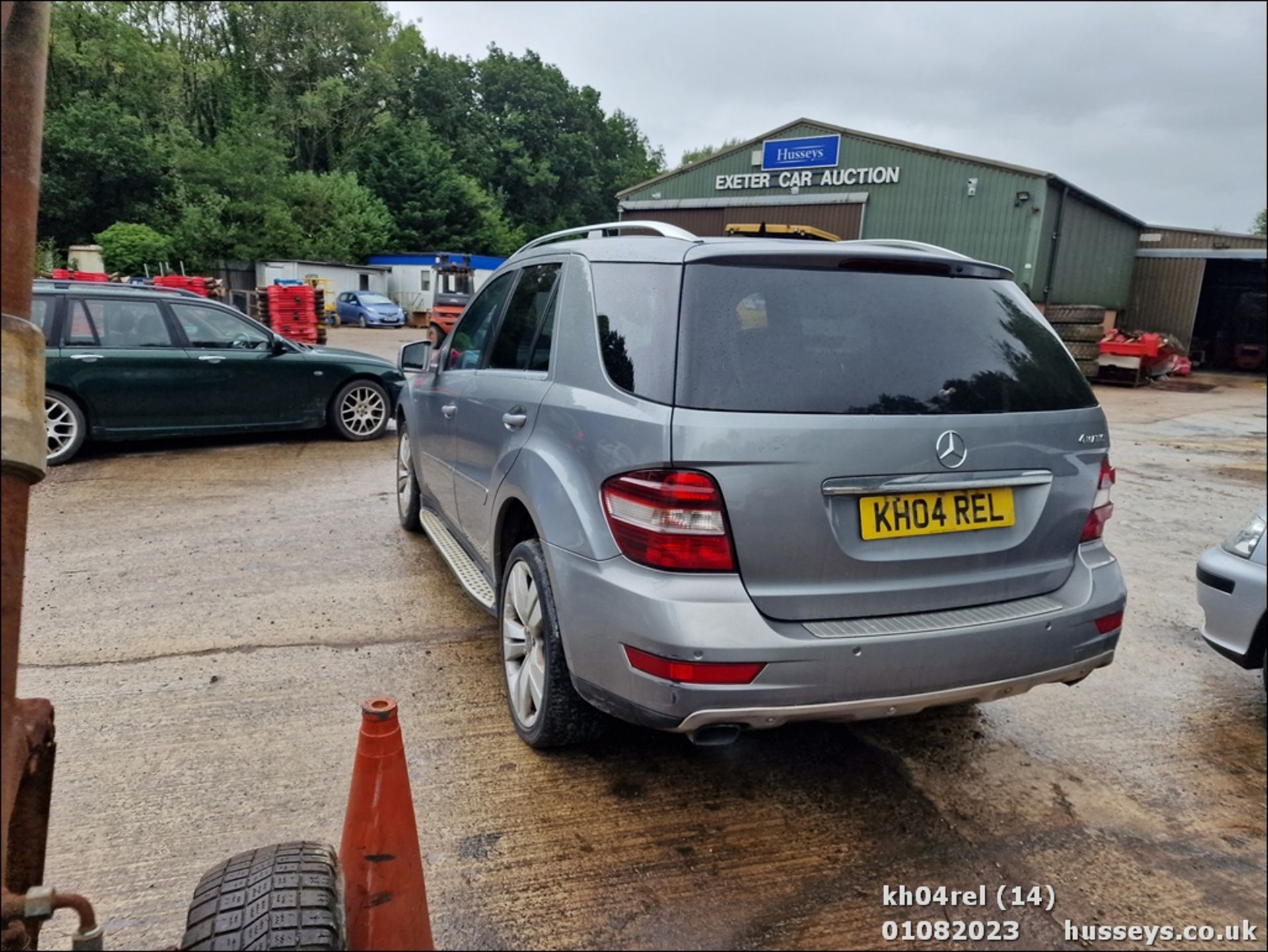 11/04 MERCEDES-BENZ ML300 SPORT CDI BLUE-CY A - 2987cc 5dr Estate (Silver, 160k) - Image 15 of 48