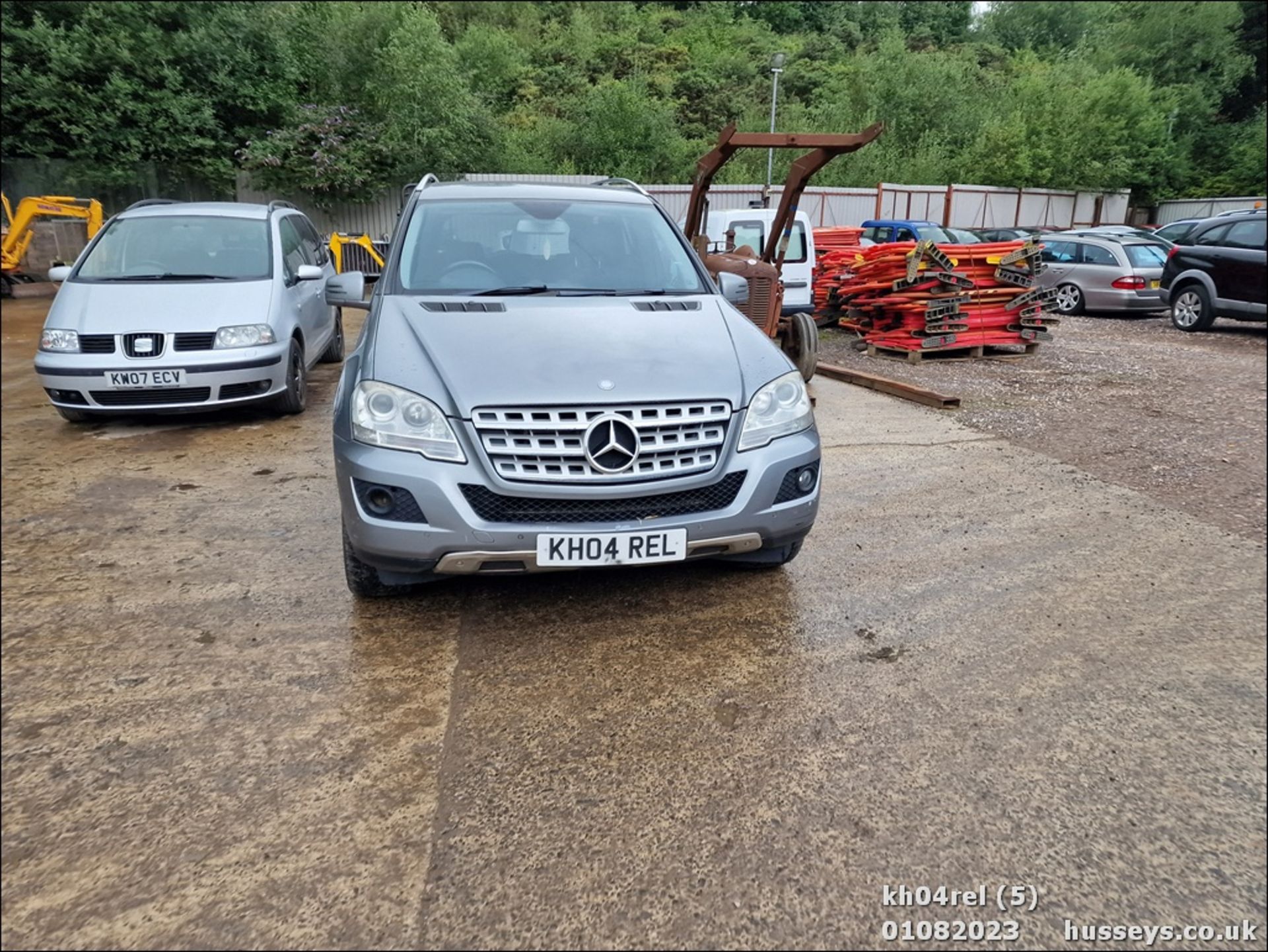 11/04 MERCEDES-BENZ ML300 SPORT CDI BLUE-CY A - 2987cc 5dr Estate (Silver, 160k) - Image 6 of 48