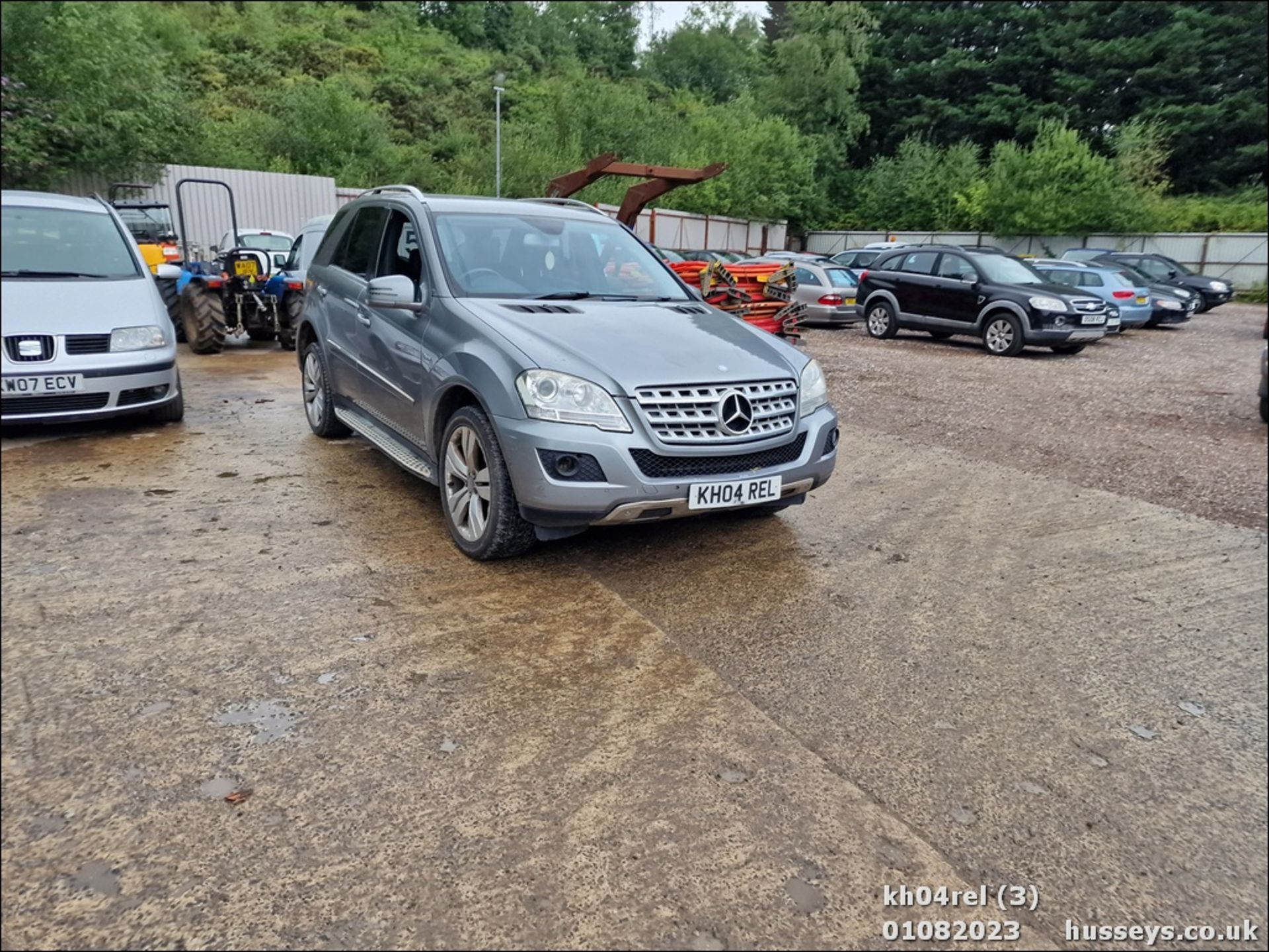 11/04 MERCEDES-BENZ ML300 SPORT CDI BLUE-CY A - 2987cc 5dr Estate (Silver, 160k) - Image 4 of 48