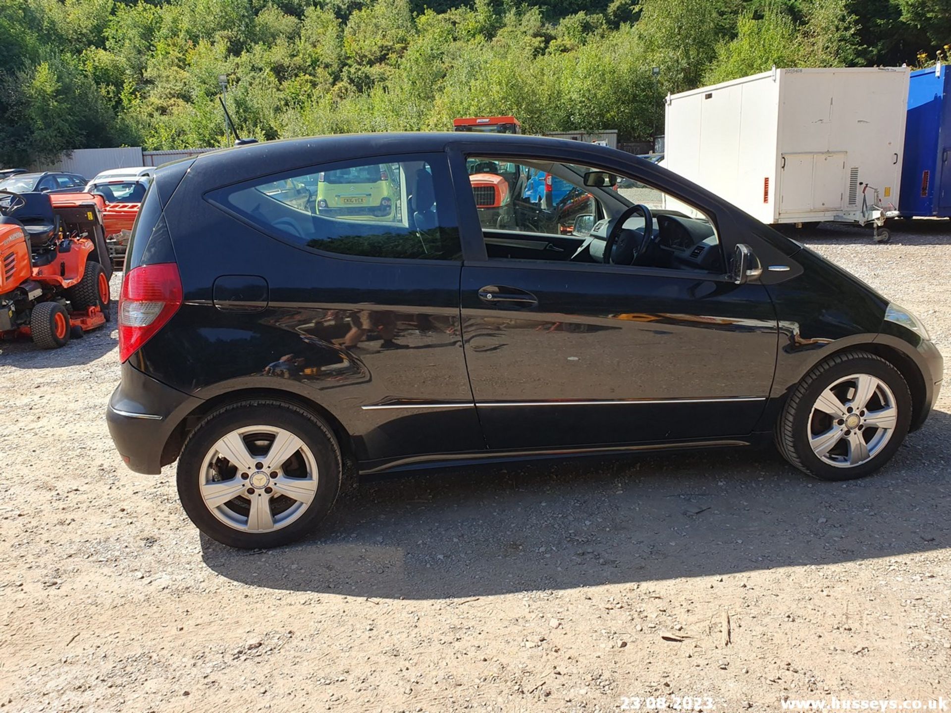 09/09 MERCEDES A150 AVANTGARDE SE CVT - 1498cc 3dr Hatchback (Black, 73k) - Image 20 of 55