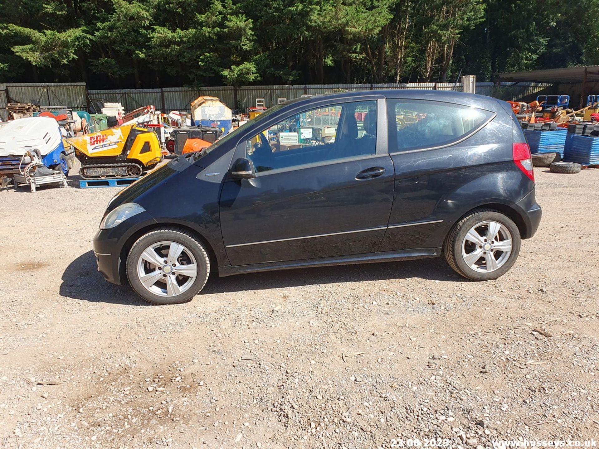 09/09 MERCEDES A150 AVANTGARDE SE CVT - 1498cc 3dr Hatchback (Black, 73k) - Image 7 of 55