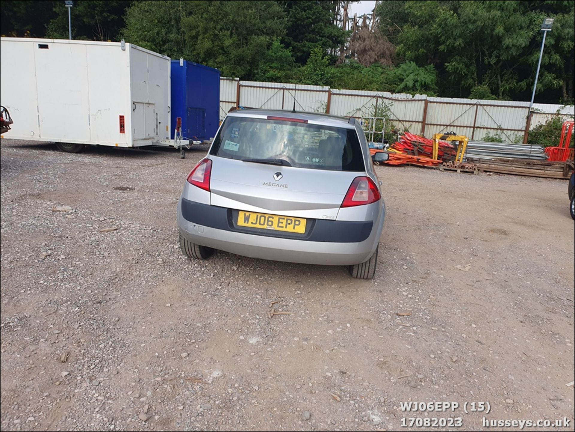 06/06 RENAULT MEGANE SL OASIS DCI 85 E4 - 1461cc 5dr Hatchback (Silver, 167k) - Image 16 of 62