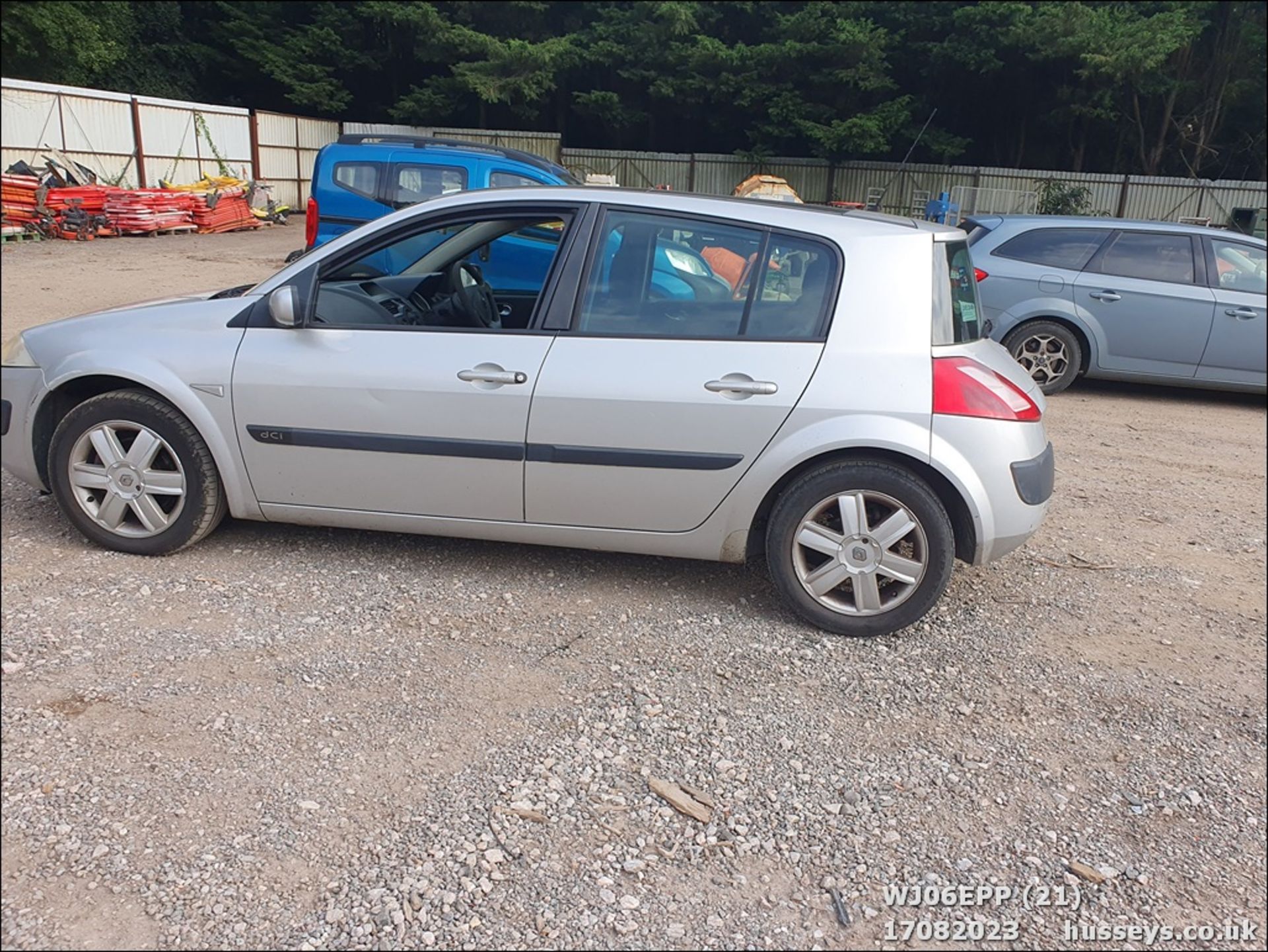 06/06 RENAULT MEGANE SL OASIS DCI 85 E4 - 1461cc 5dr Hatchback (Silver, 167k) - Image 22 of 62