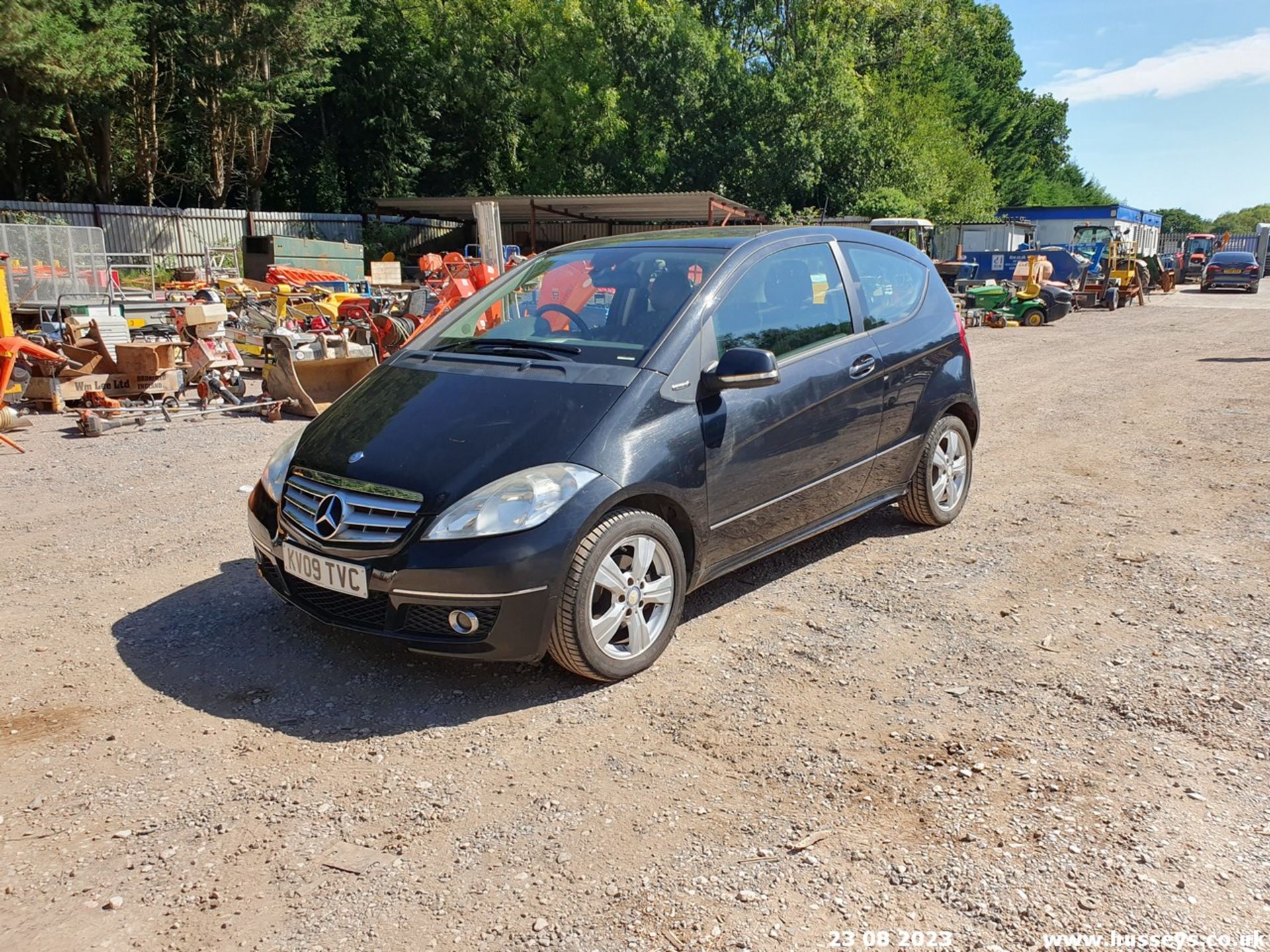 09/09 MERCEDES A150 AVANTGARDE SE CVT - 1498cc 3dr Hatchback (Black, 73k) - Image 2 of 55